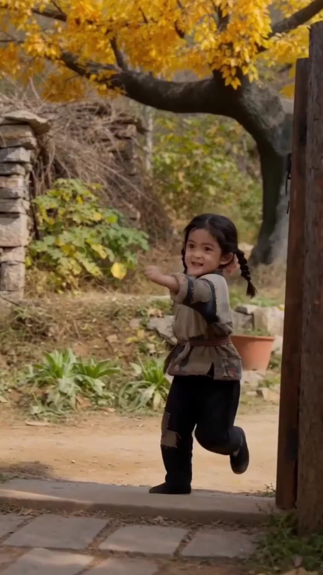 穿成收屍女，癡傻老公被我帶飛 第2集