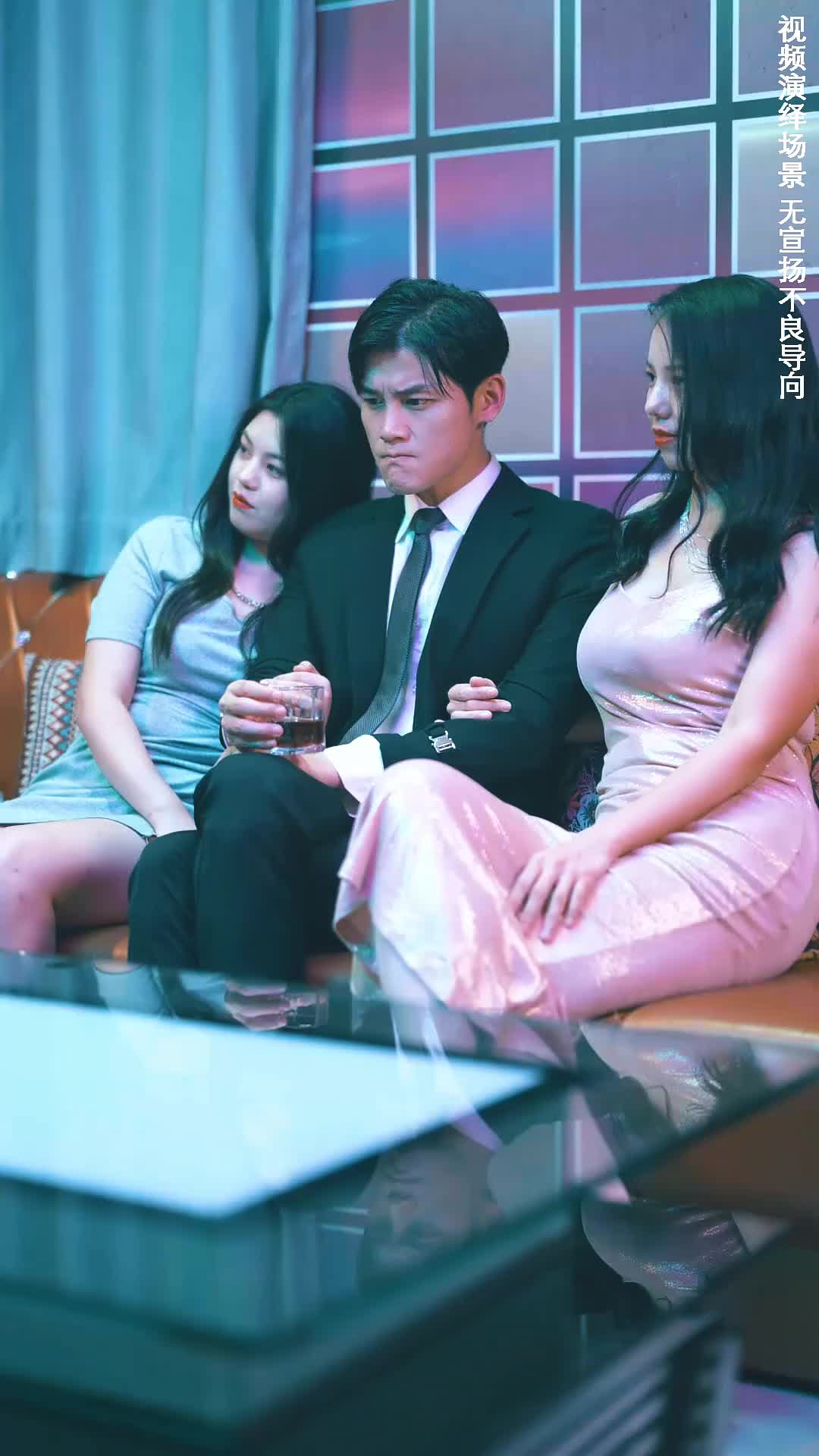 Pesona dan Keindahan Istri Episode 10