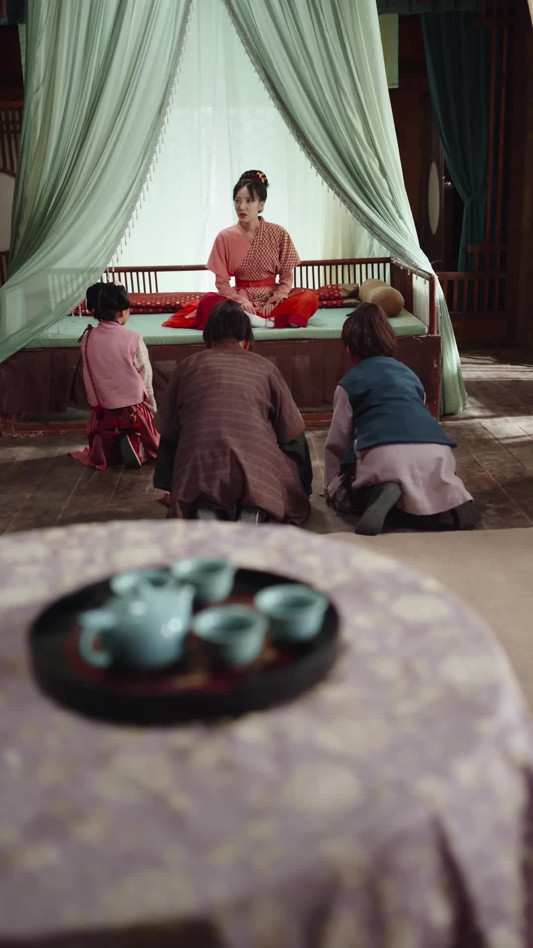 穿成反派後娘，我帶崽改命 第2集
