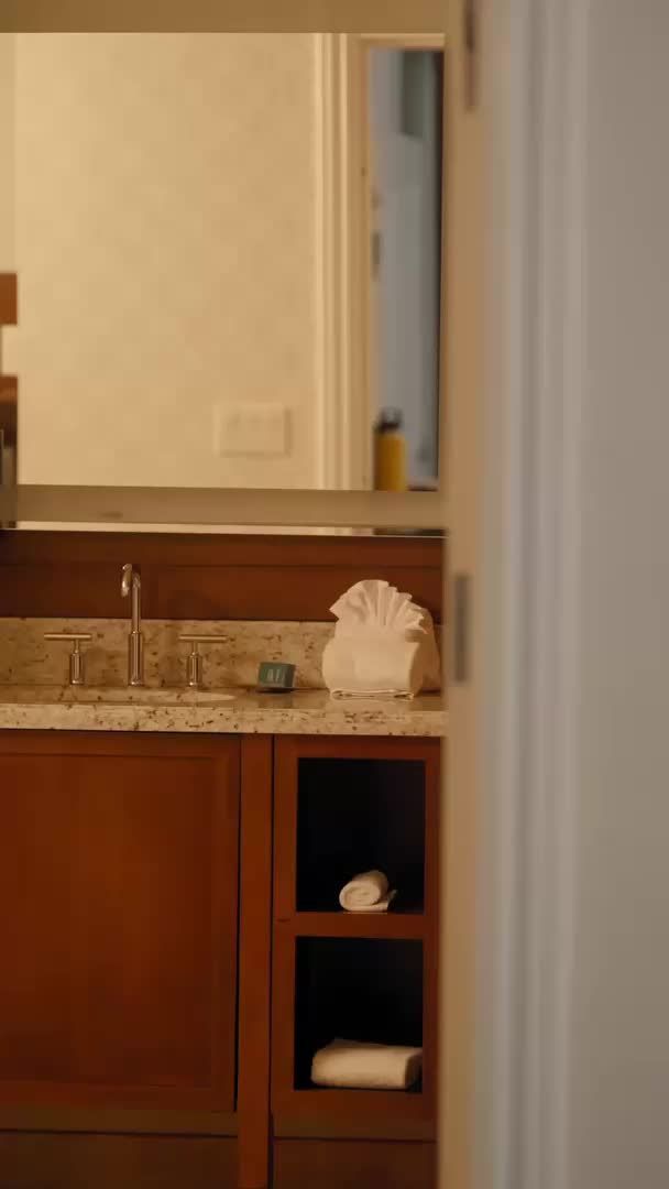 My Boss Thinks I'm a Boy Episode 8