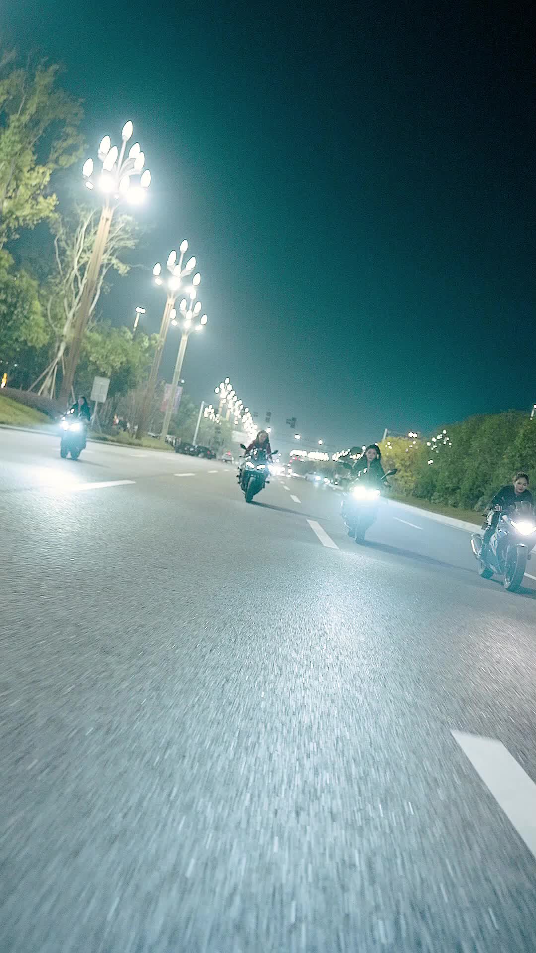 Singgasana Bayangan (Sulih Suara) - Episode 1 - Episode 1