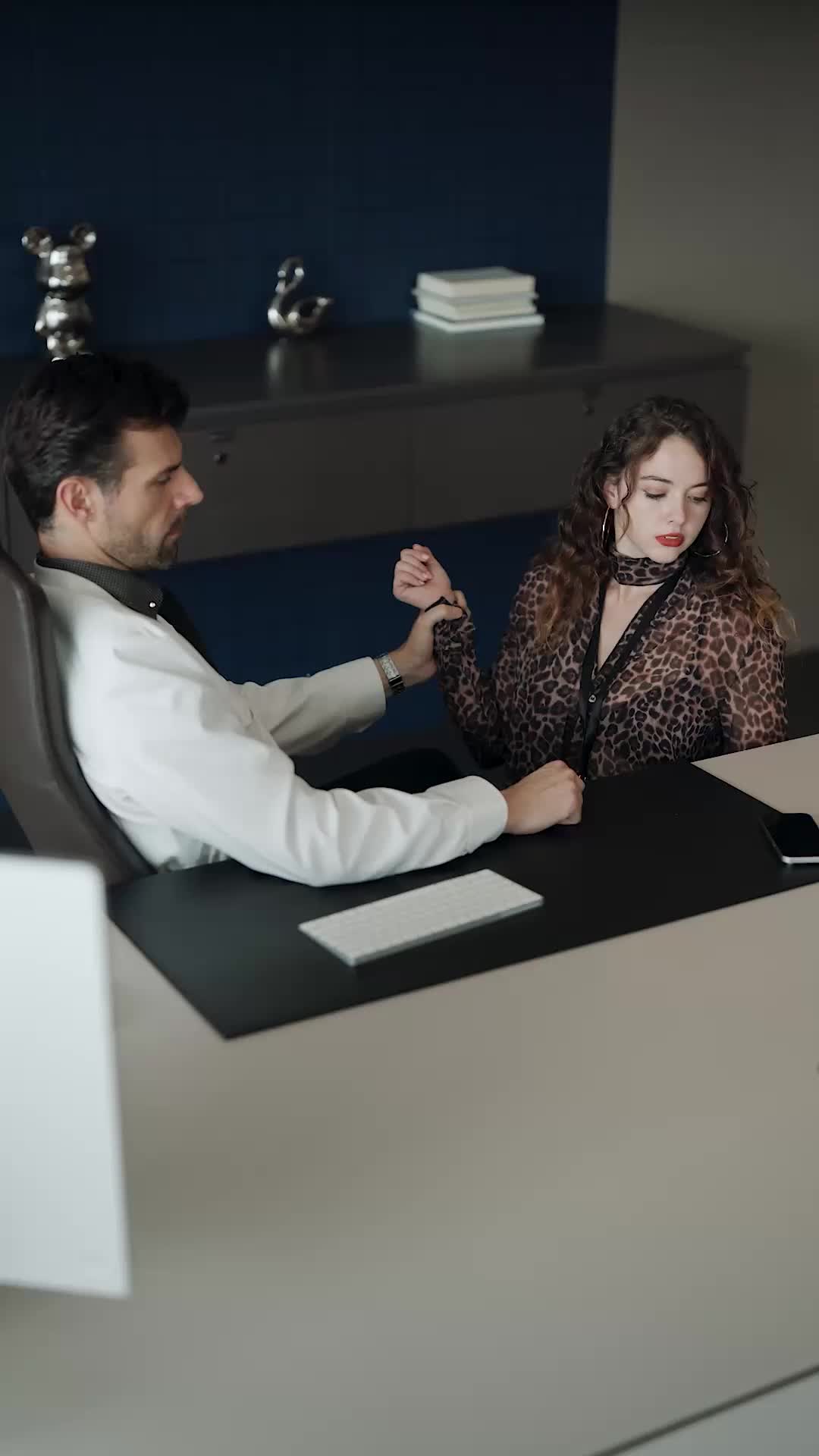 Atrapada en el juego prohibido del CEO (Doblado) Episodio 10