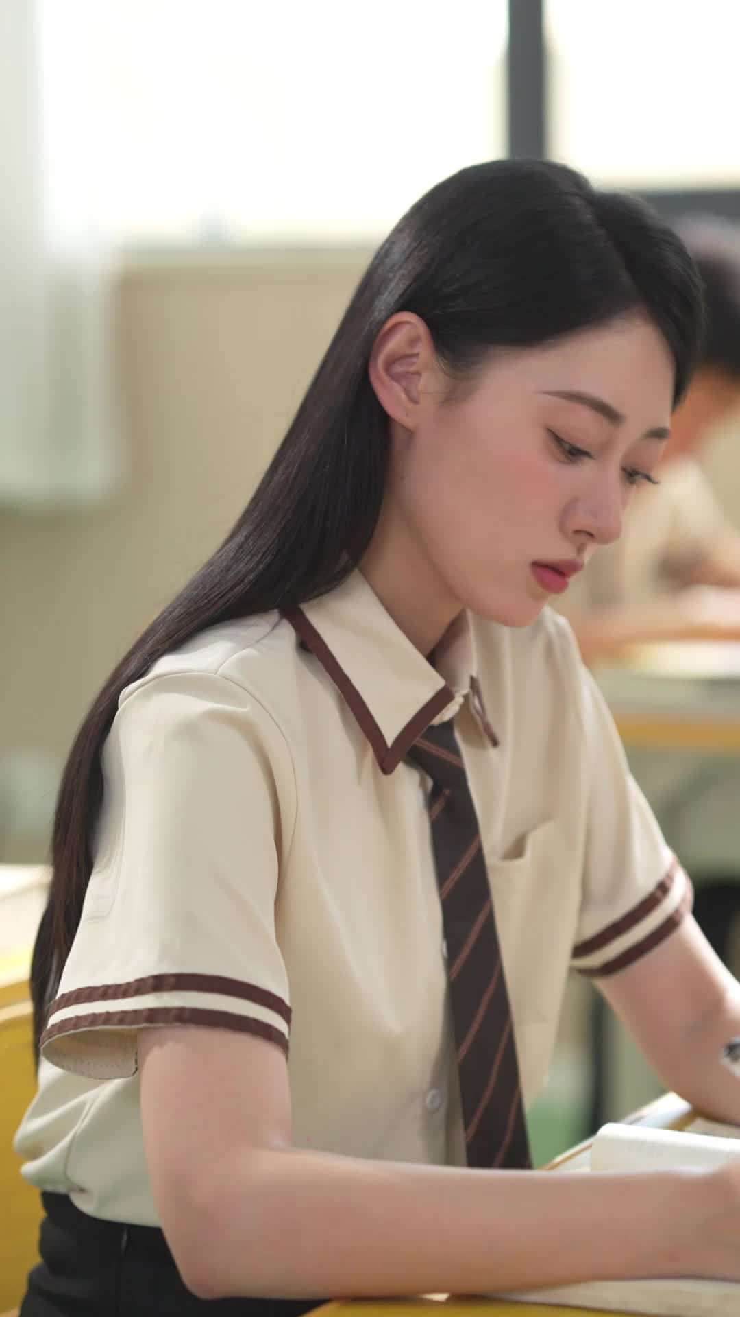 From Her Nightmare to Her Hero Episode 4