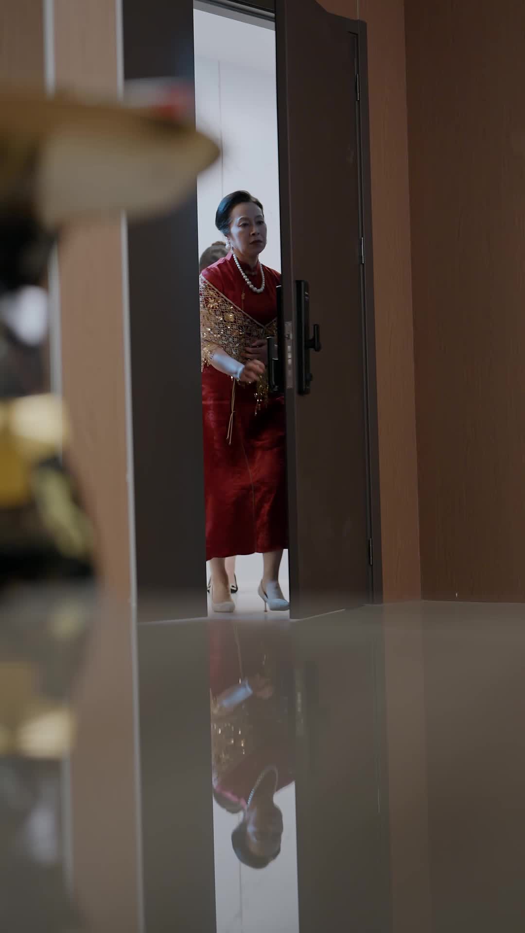 十年期到，老公他站了起来 第10集