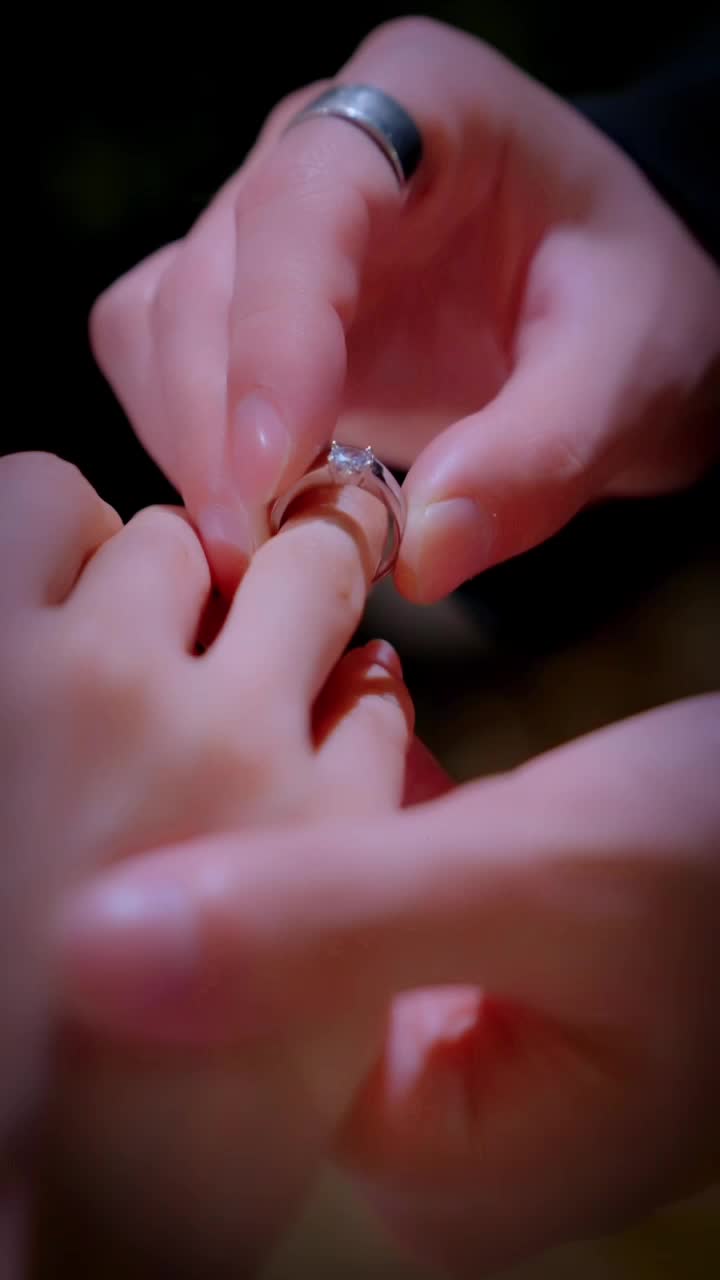 薄總又被前妻虐哭了 第1集