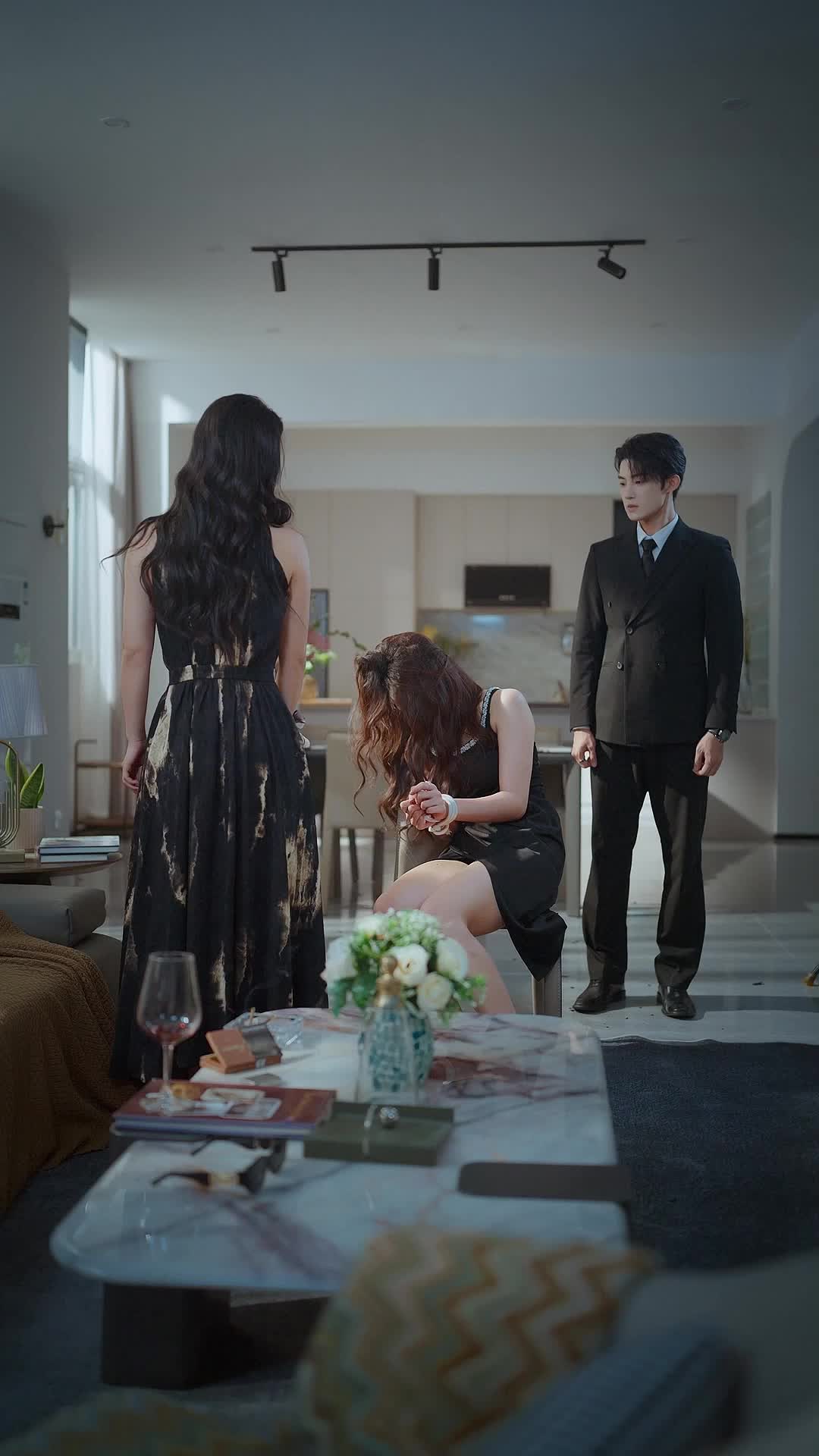 Guarding Her Heart, Hunting Her Ex-Husband Episode 4