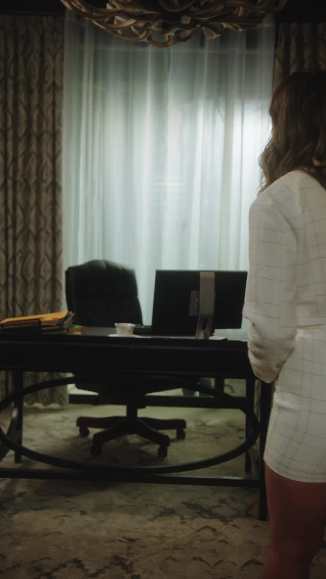 Governor, Your First Lady is a Mafia Heiress! Episode 2