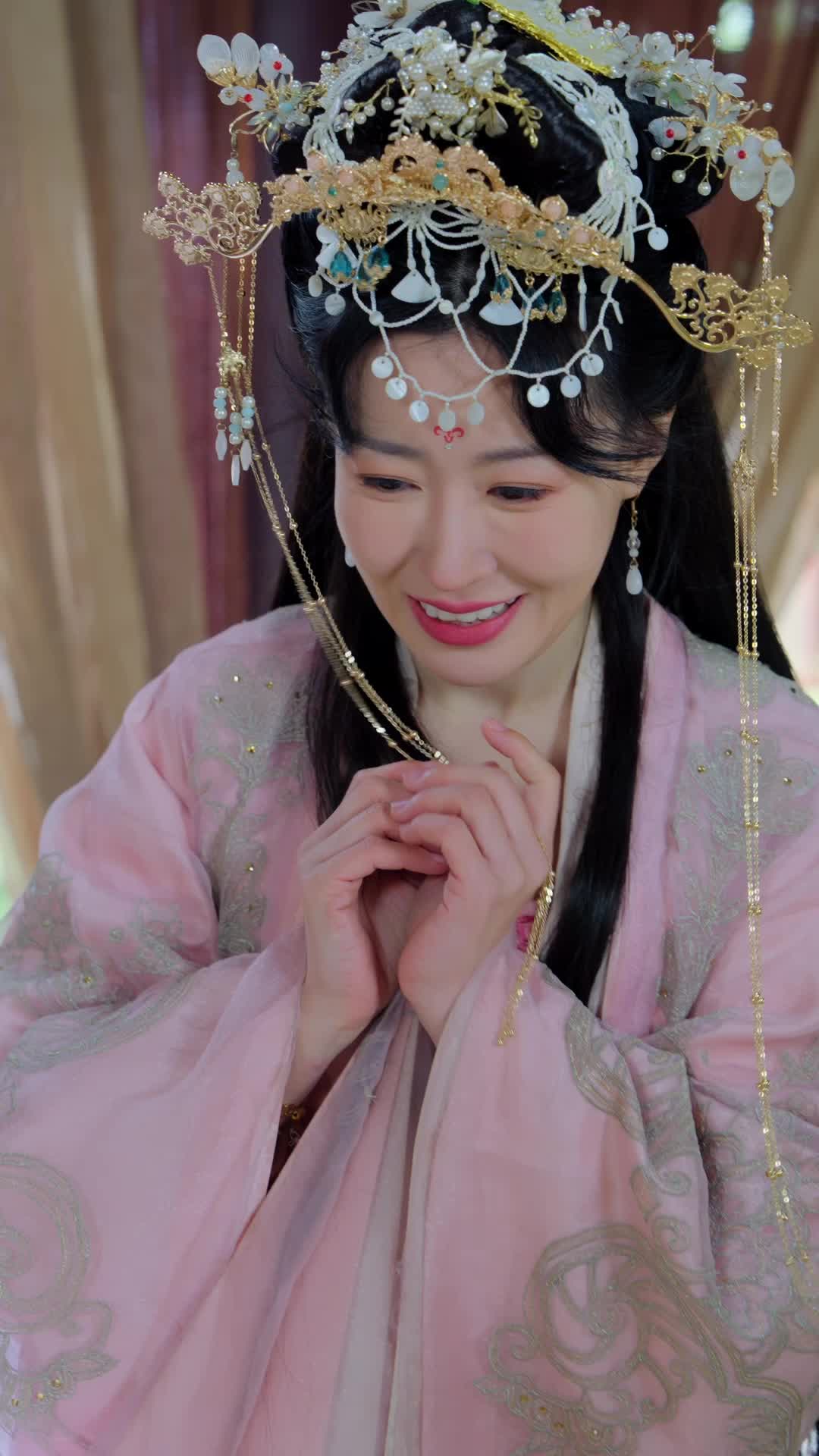 灵魂互换后皇后娘娘野翻了 第11集
