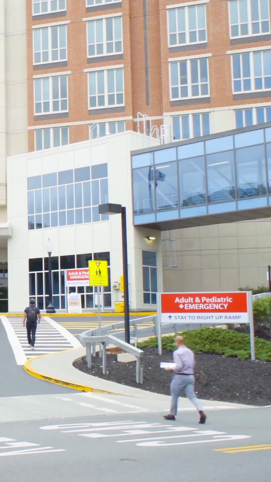 Kontrak Cinta Miliarder Tampan - Episode 1 - Episode 1