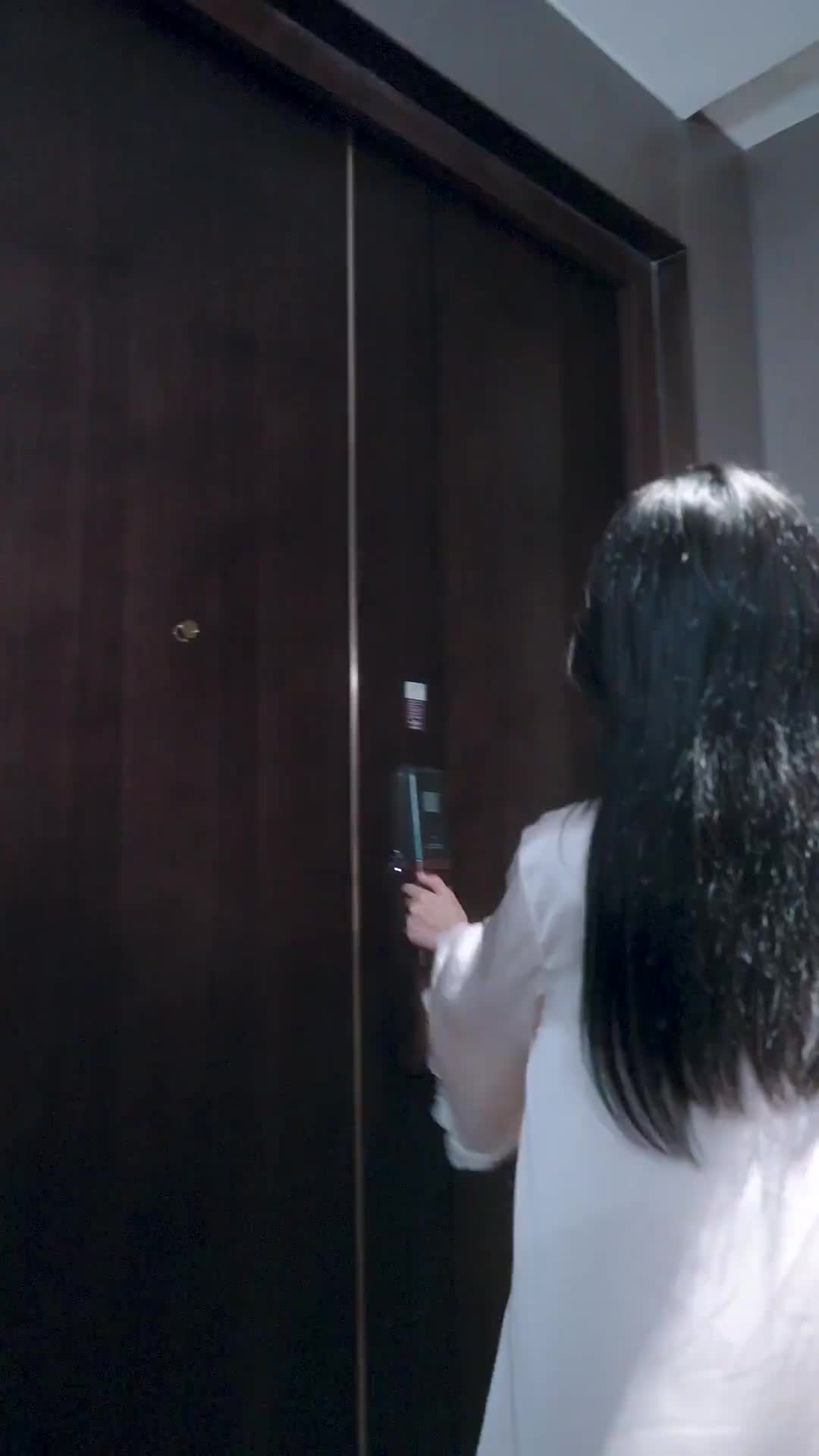 虐愛成寵，陸總的新婚啞妻 第1集