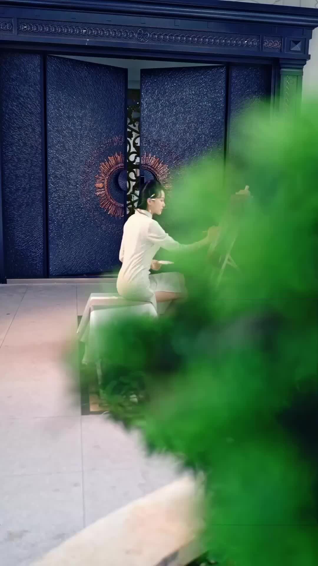 She Who Rules, He Who Obeys Episode 1