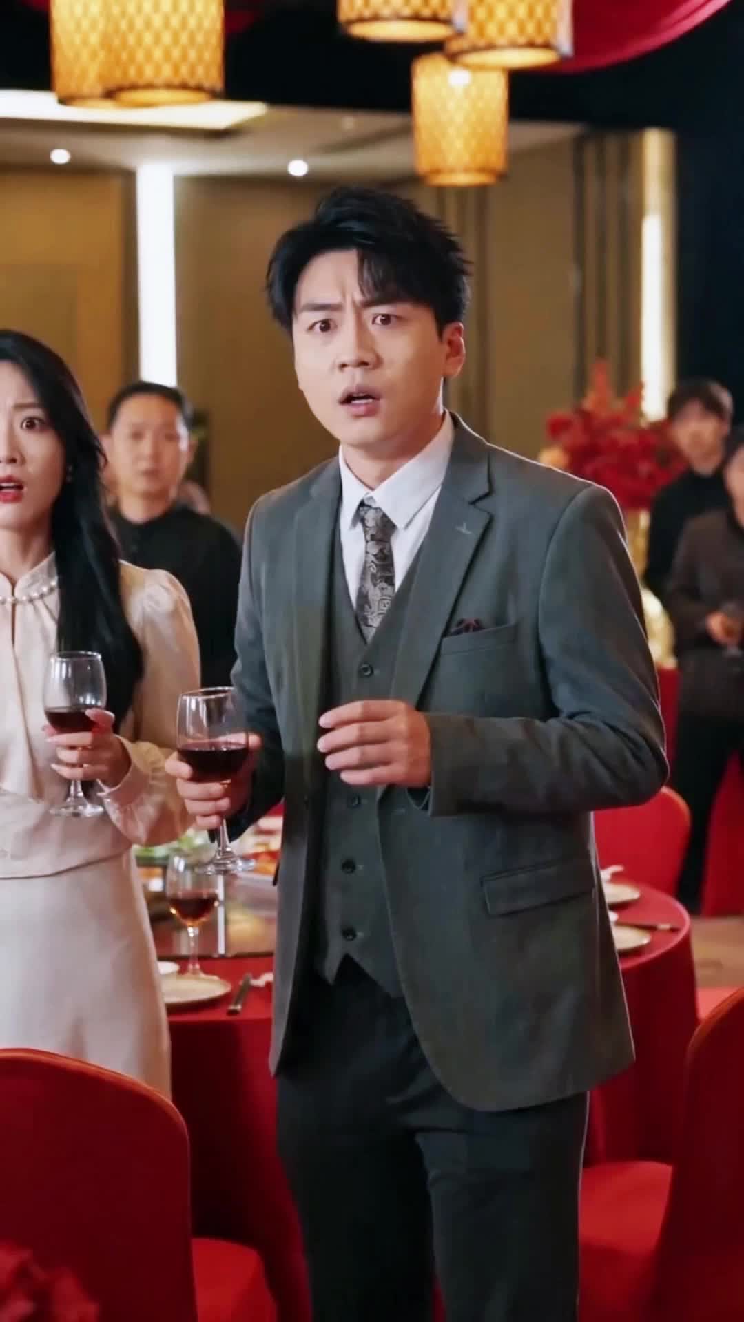 Crown for Me, Crumbs for You Episode 2