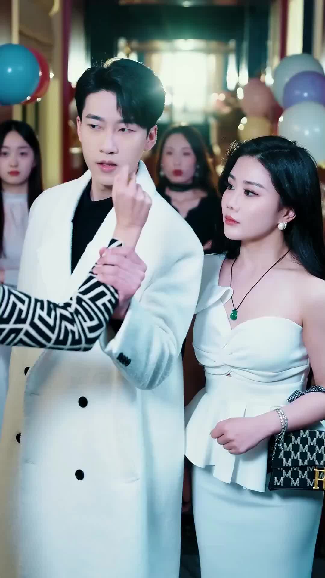 Snatch an Emperor to Be My Husband Episode 9