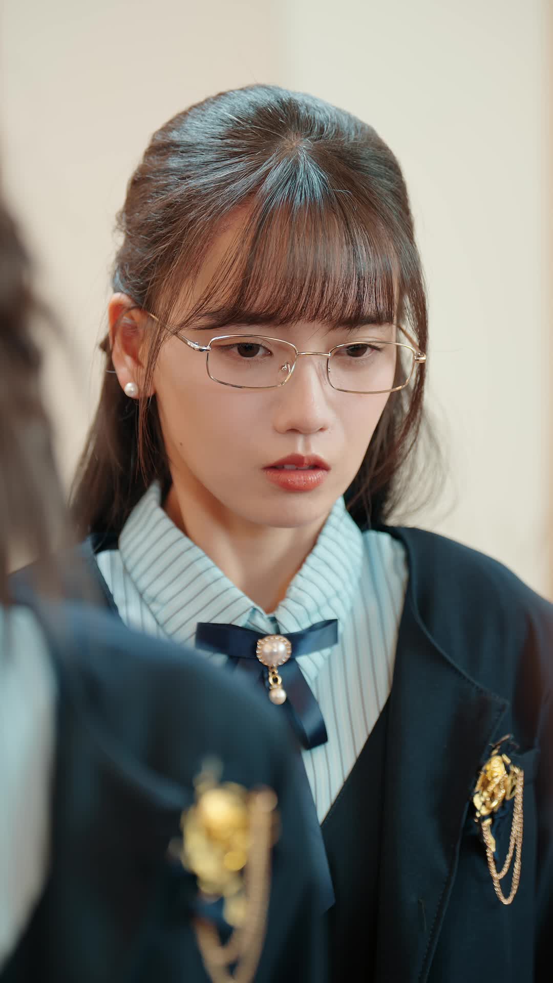苟在女配身边当老大 第8集