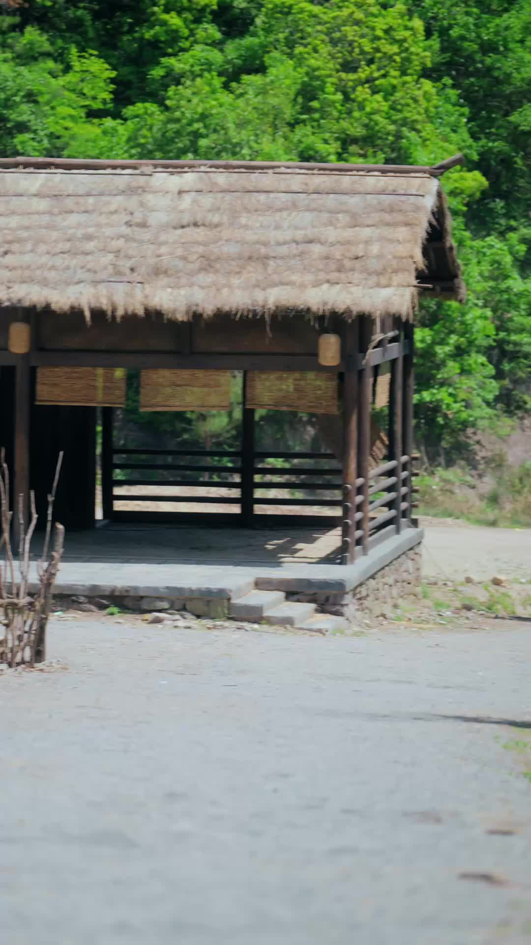 Istriku Tiga, Takdirku Gila (Sulih Suara)  - Episode 56 - Episode 56