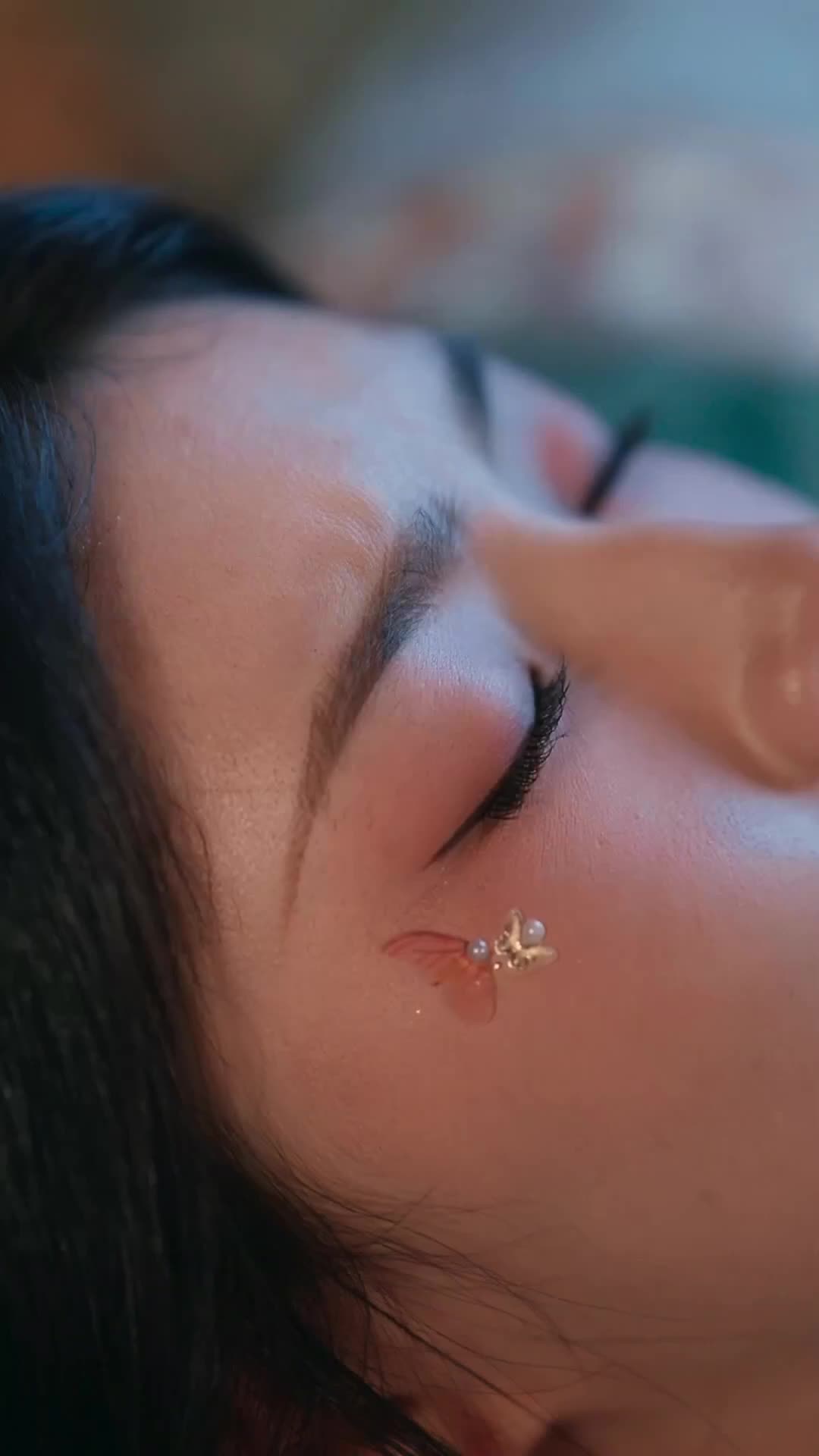 Beneath the Crown, Behind the Lies Episode 9