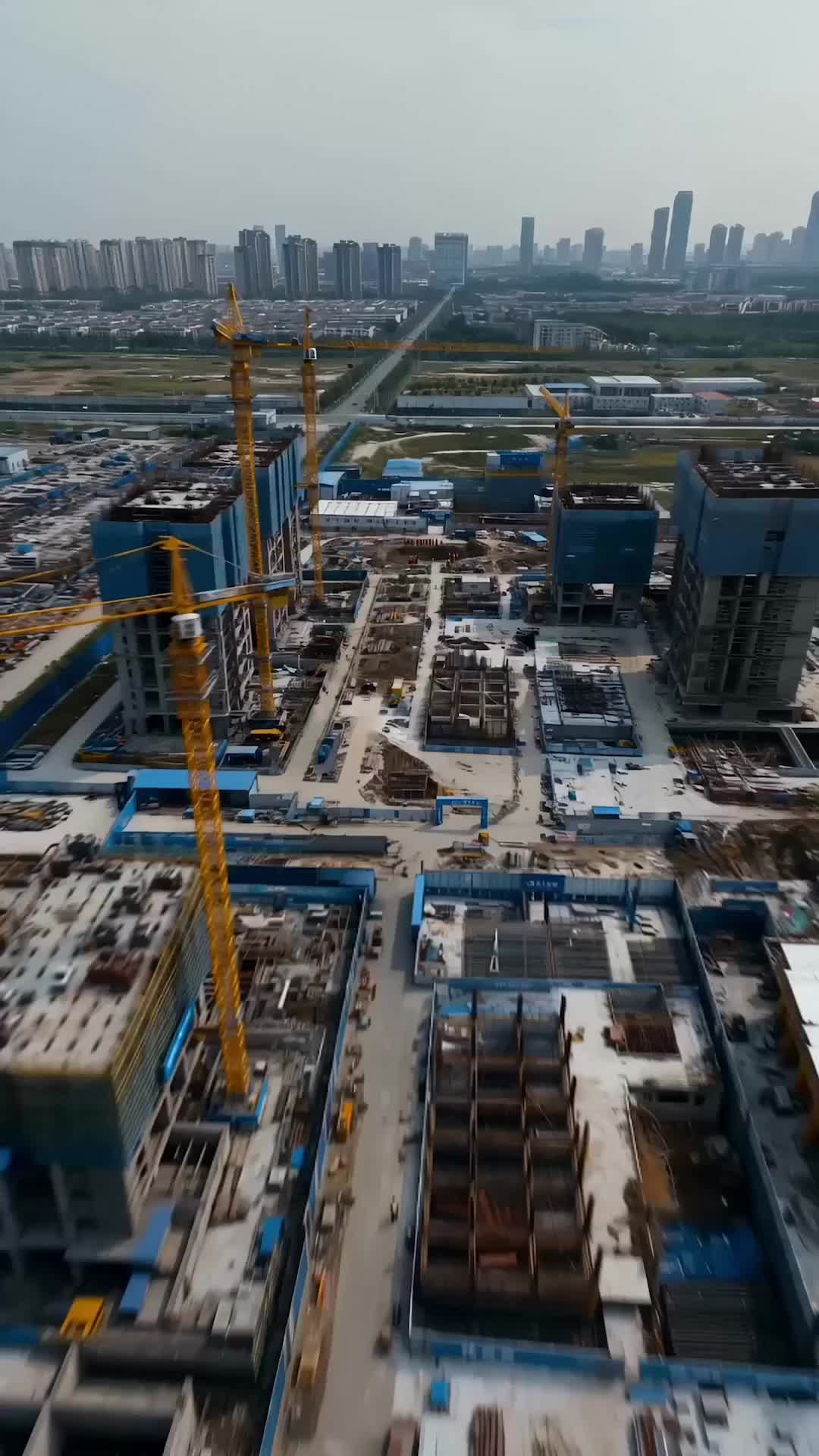 離開工地後我闖出新天地 第1集