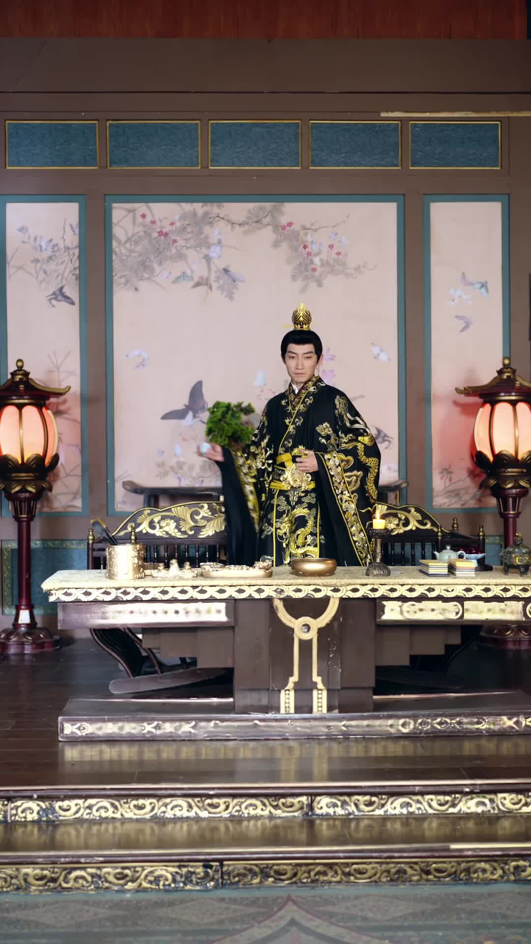 Shadows in the Palace of Desire Episode 5