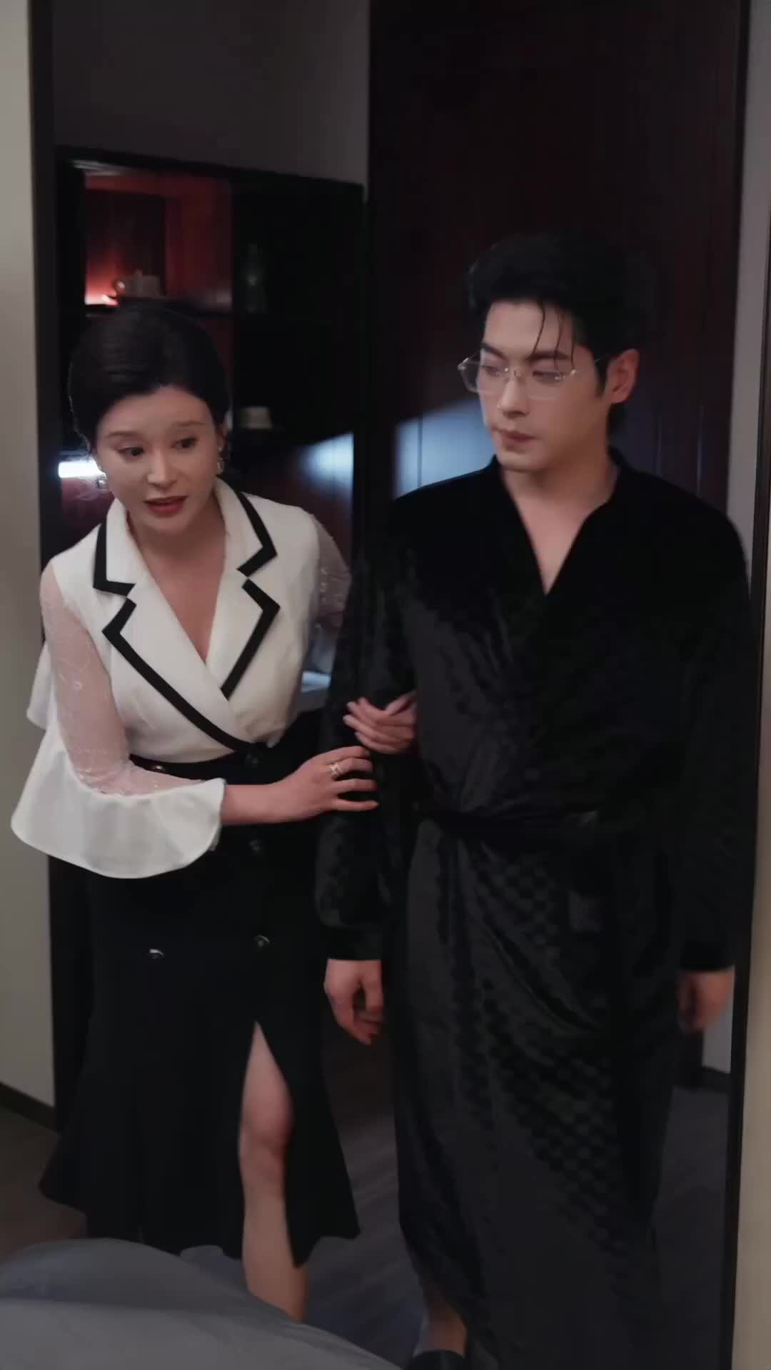 Istri yang Dimanjakan - Episode 49 - Episode 49