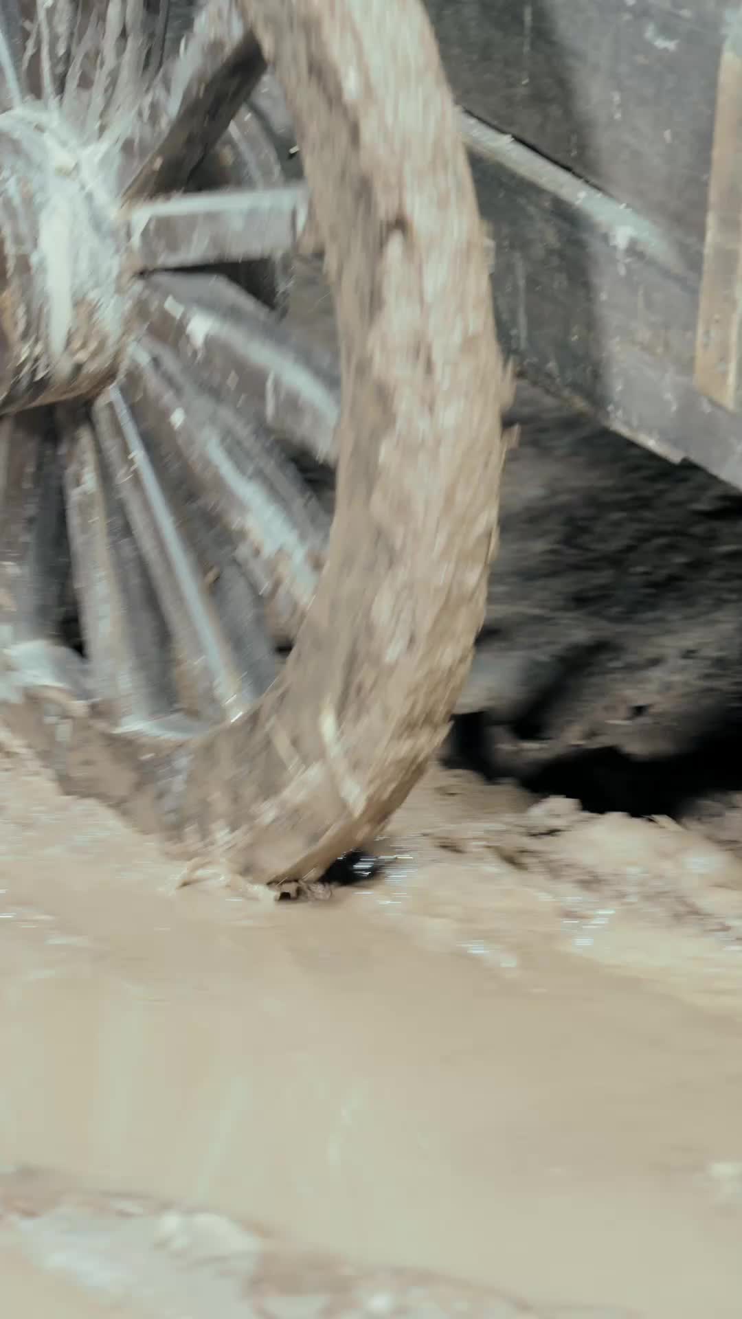 Istriku Tiga, Takdirku Gila (Sulih Suara)  - Episode 26 - Episode 26