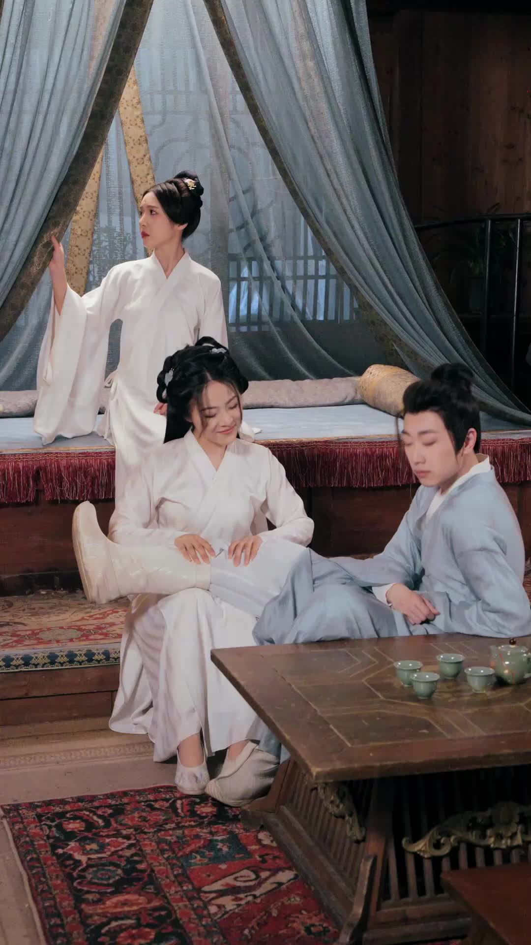 Istriku Tiga, Takdirku Gila (Sulih Suara)  - Episode 37 - Episode 37