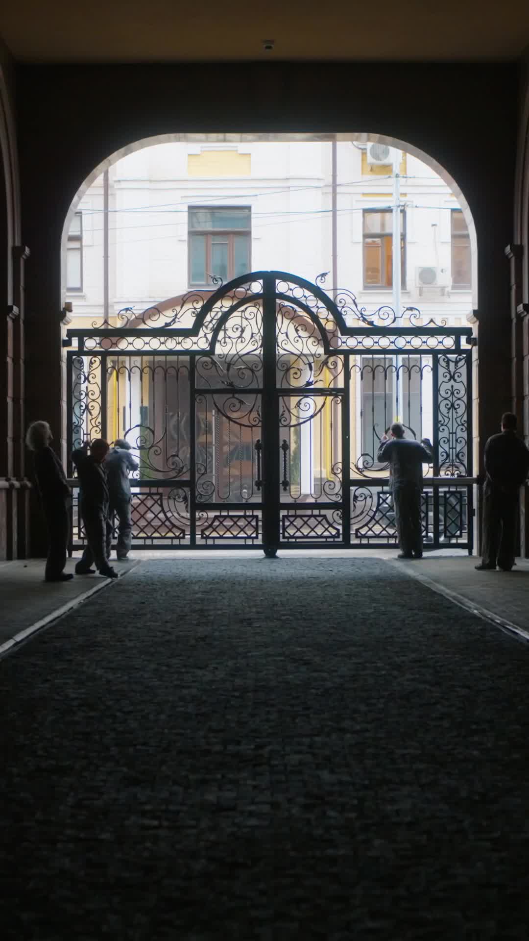 Mi mundo termina contigo (Doblado) poster