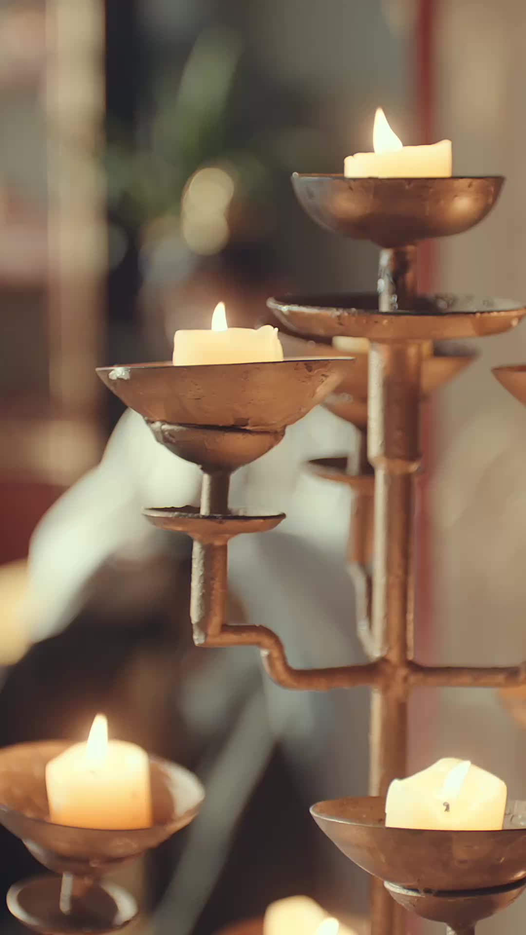 Crown in One Hand, Fire in the Other Episode 11