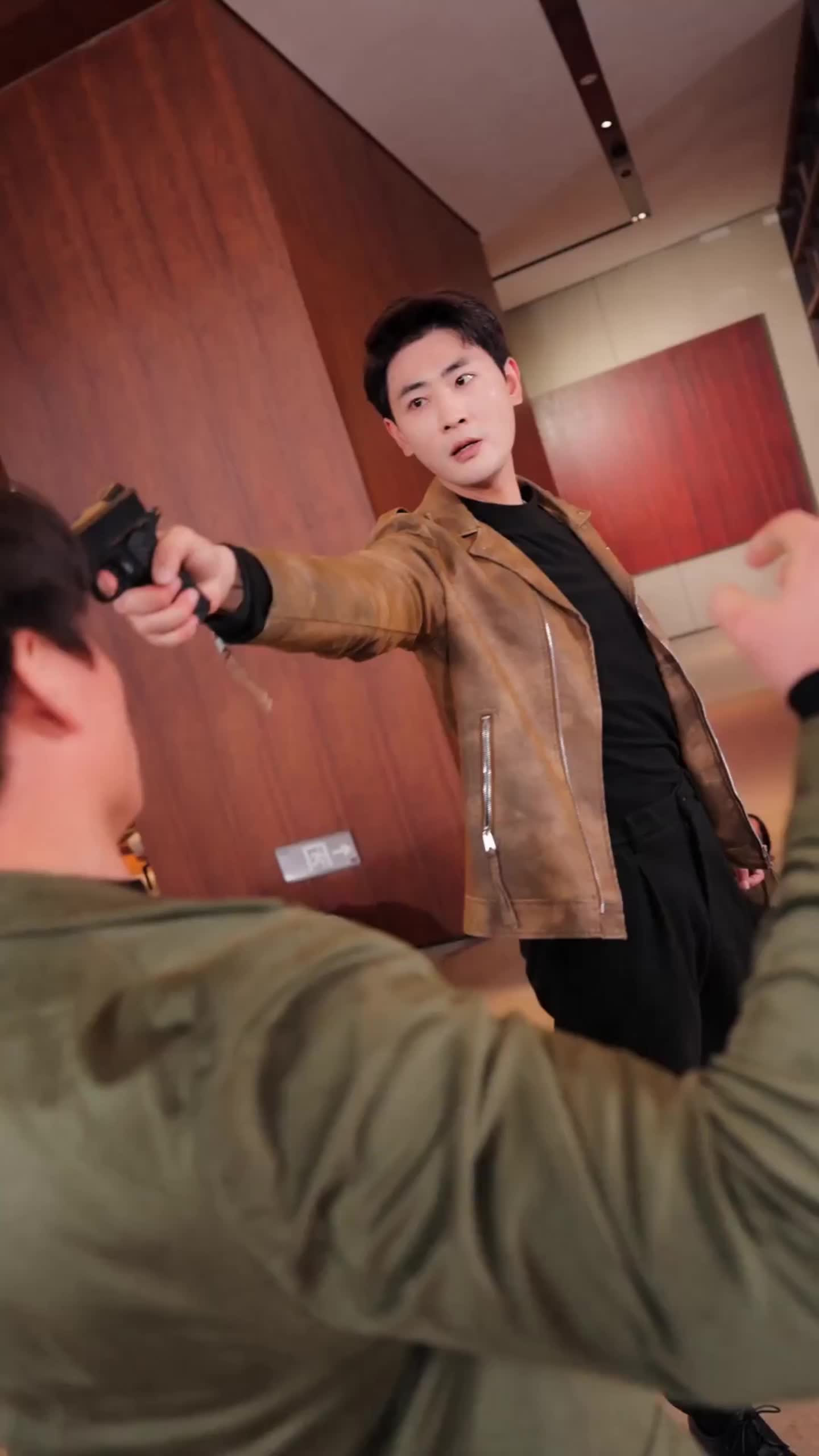 He Returns to Crush Them All Episode 3