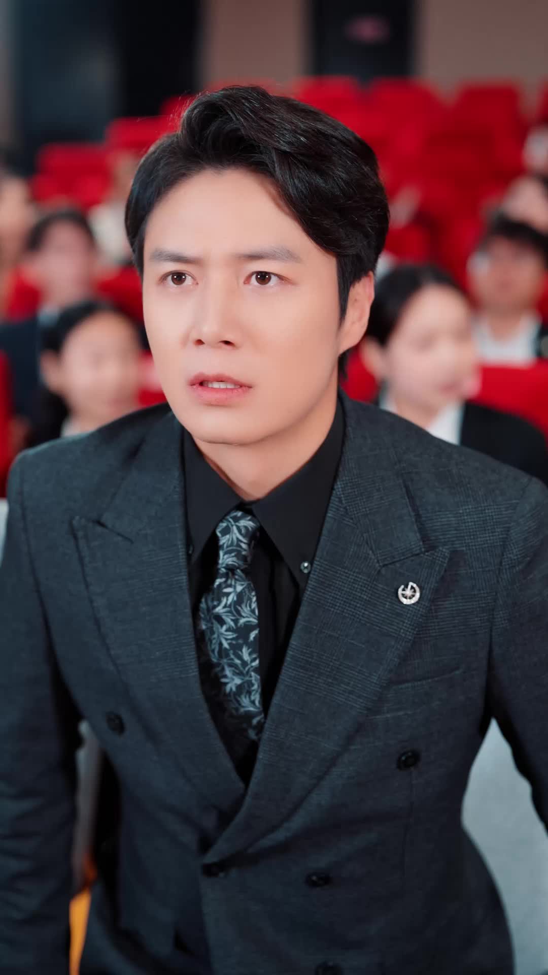 年终奖发完,公司破产了 第2集