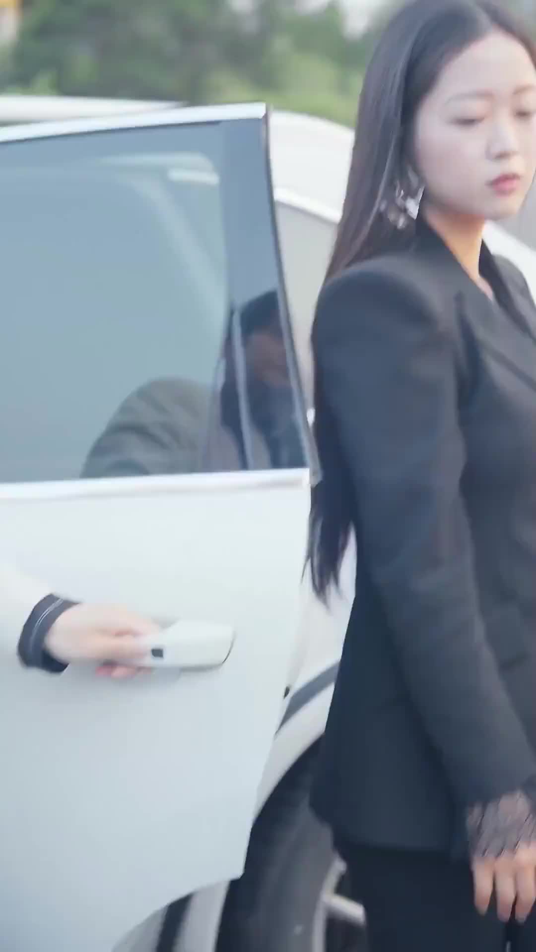 My Ex-Wife, The Secret Mogul Episode 2