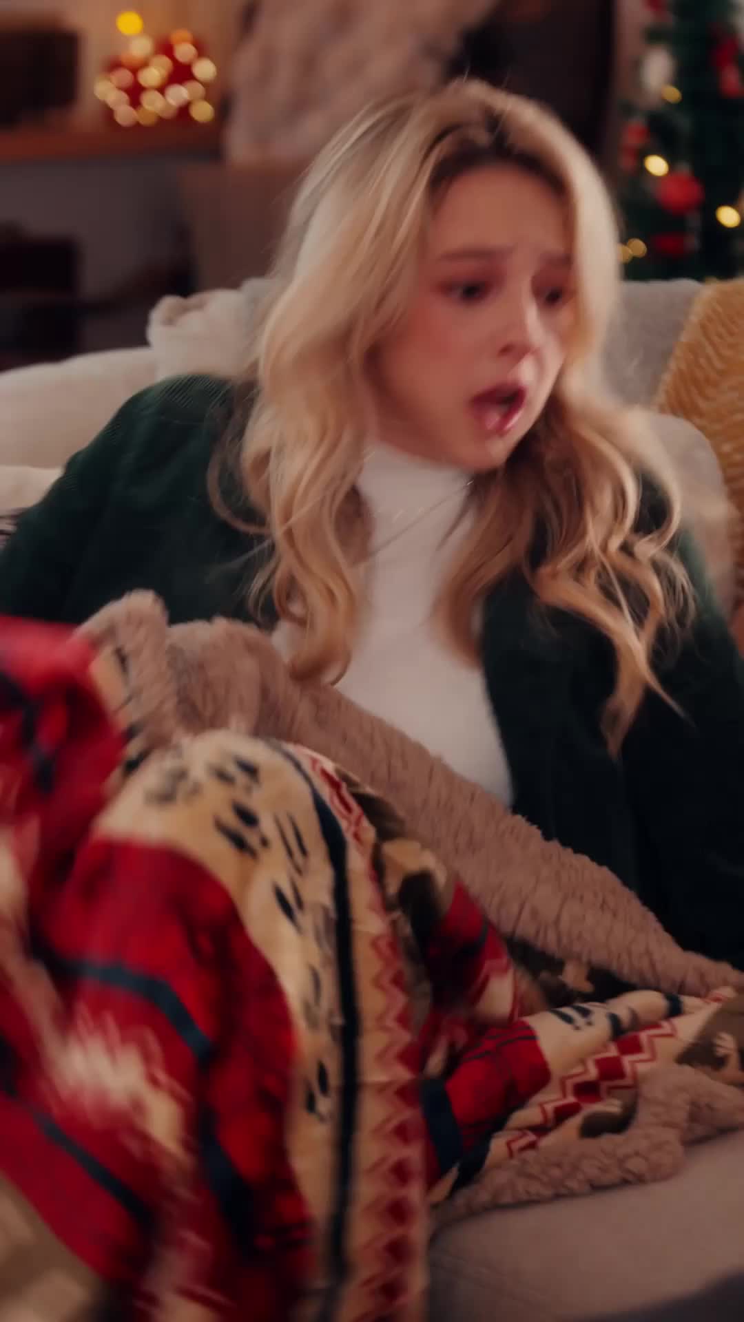 Fingiendo salir con el quarterback en Navidad Episodio 8