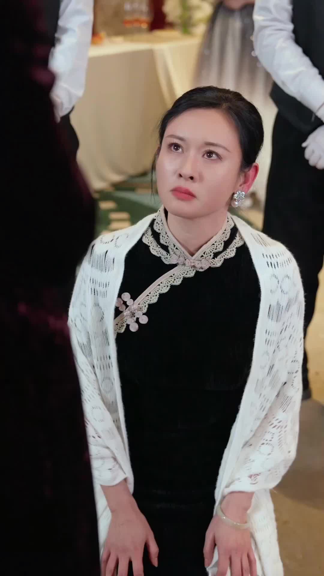 Perlakuan Istimewa dari Tiga Menantu Episode 10