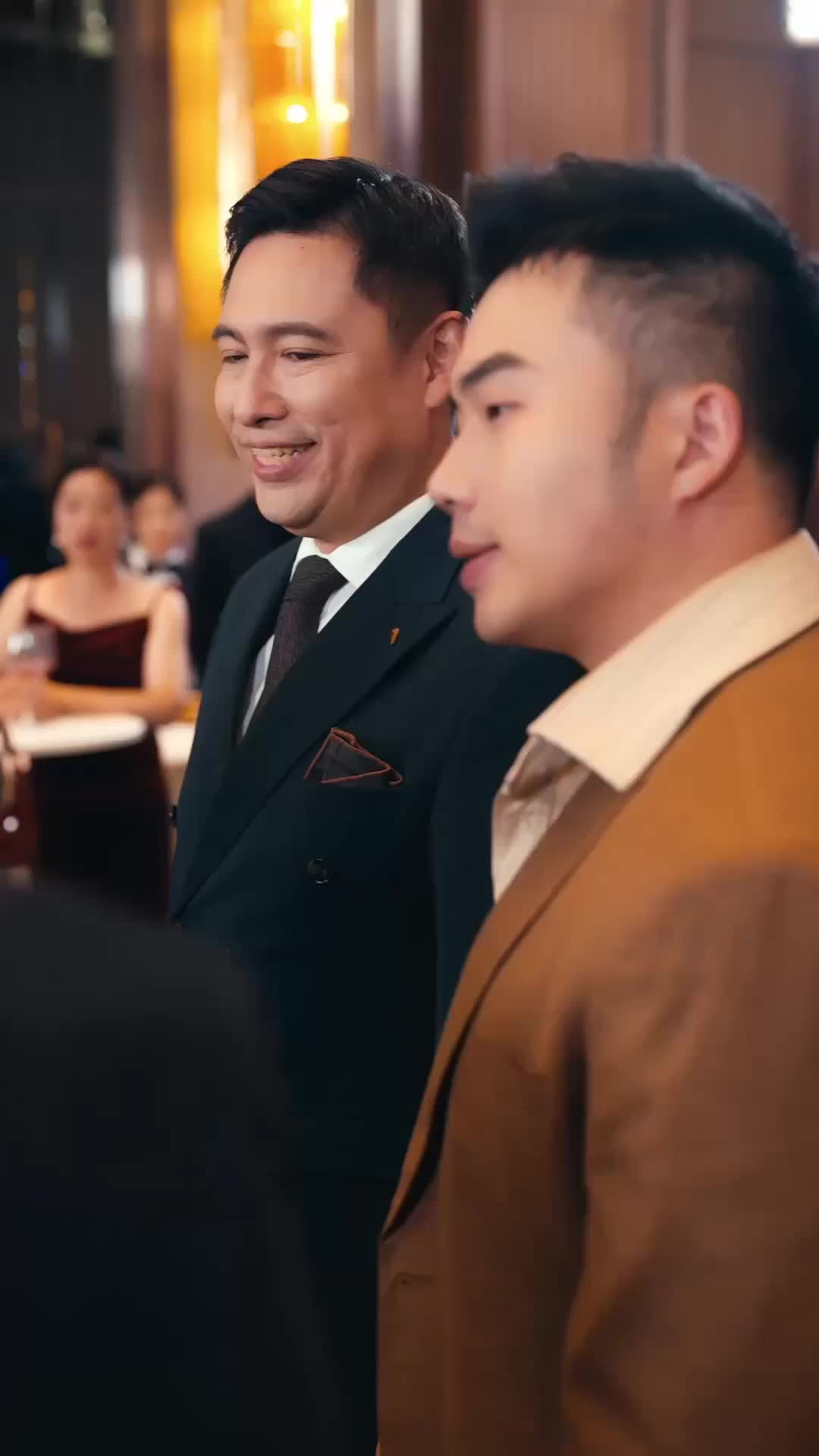 退隱大佬：保安的我被總裁倒追了 第11集