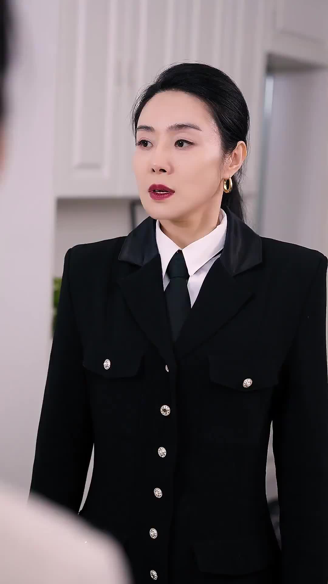Kembalinya Ratu Arogan Episode 10