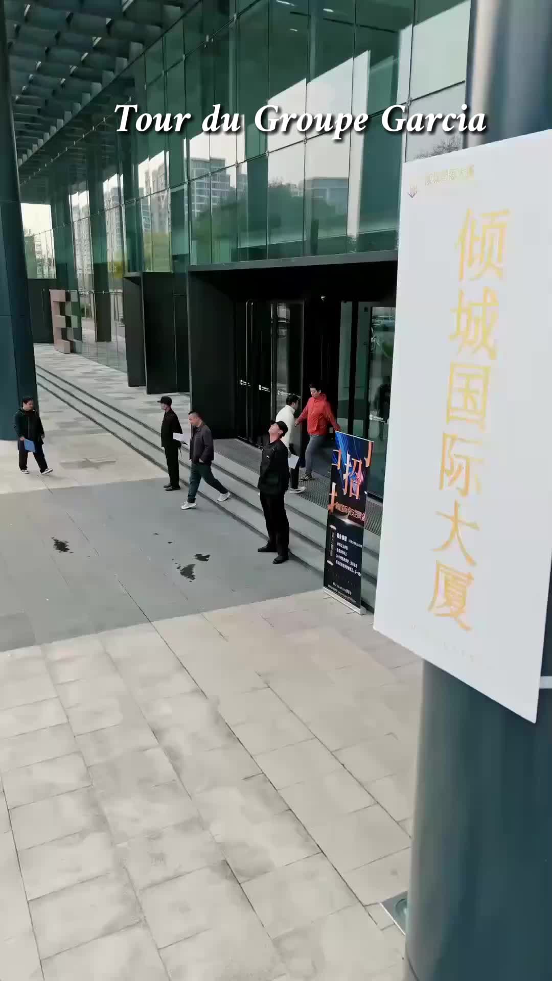 Son Poing Brise Tous Les Complots ( Doublé )   Épisode1