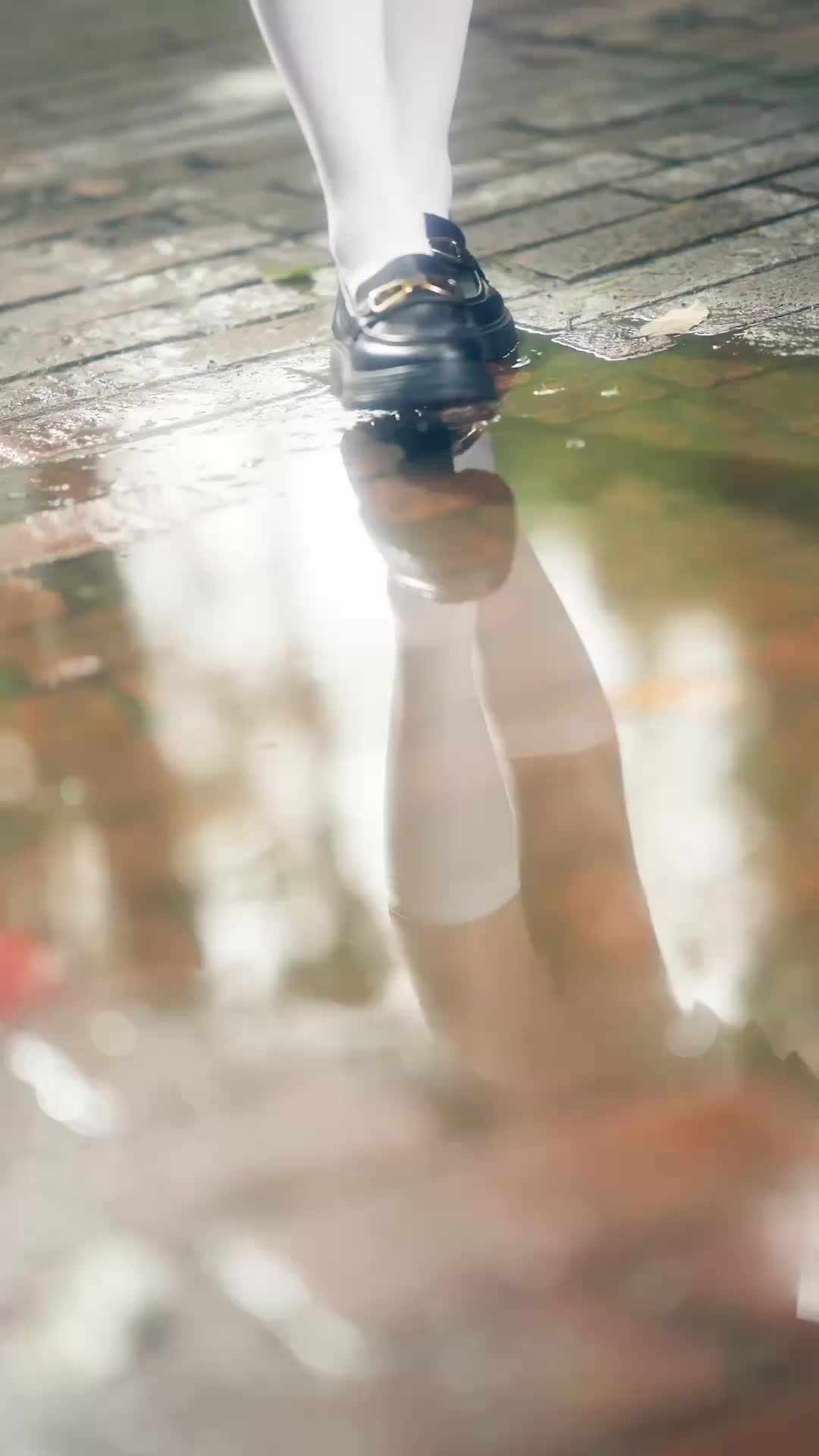 Antara Kebohongan dan Mahkota - Episode 1 - Episode 1