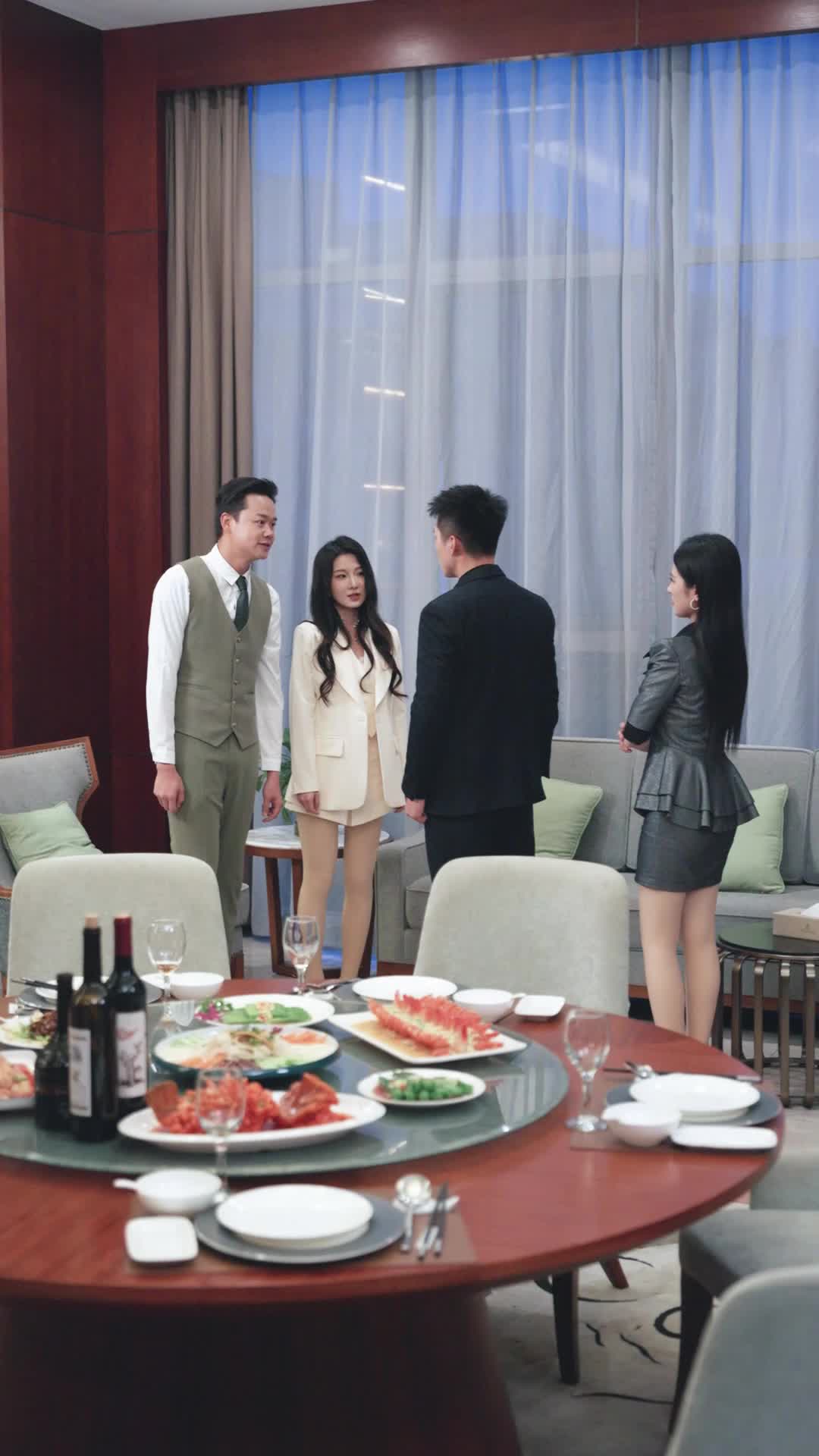 净身出户后，我转身踏青云 第8集