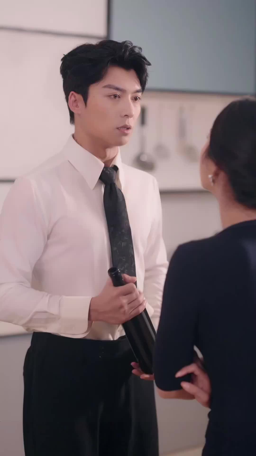 Loving the Enemy on My Bed Episode 11
