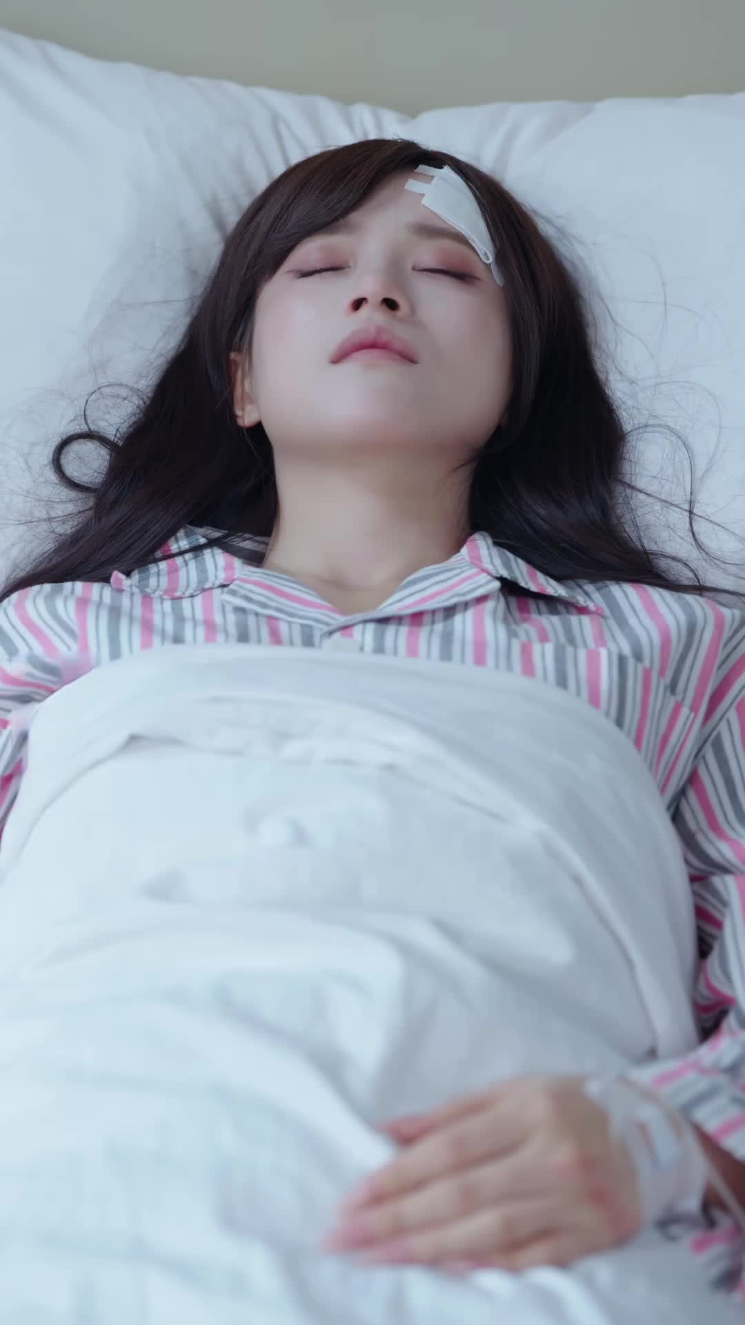Bow to the Crown: Watch Me Tear You Down Episode 7