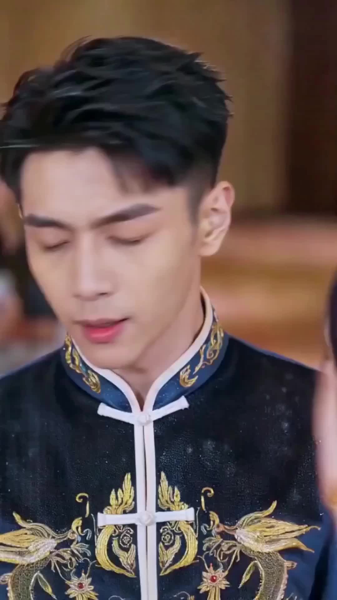 Crown for Me, Crumbs for You Episode 5