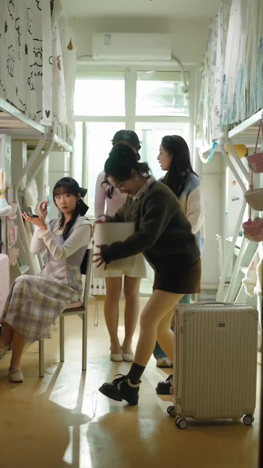 She Wants Love, I'll Take the Money Episode 7