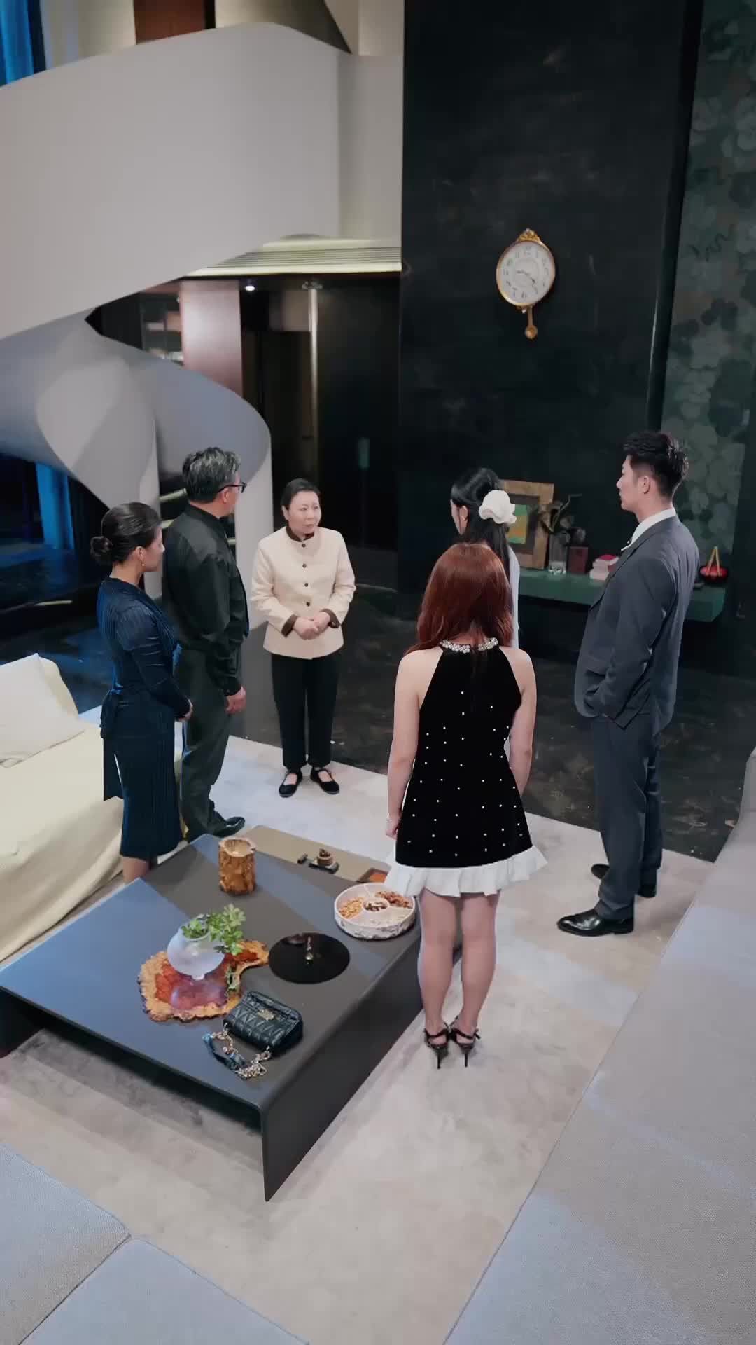 Mawar Selalu Berduri Episode 9