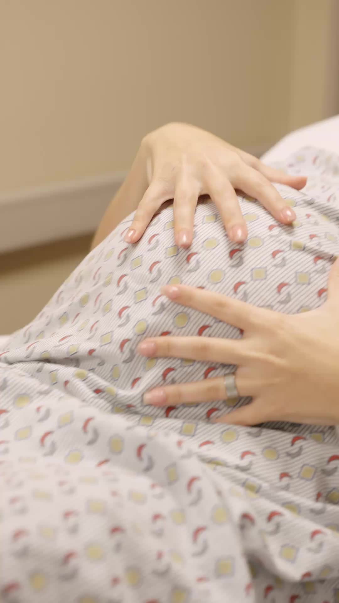 Divorced At Giving Birth Day Episode 1
