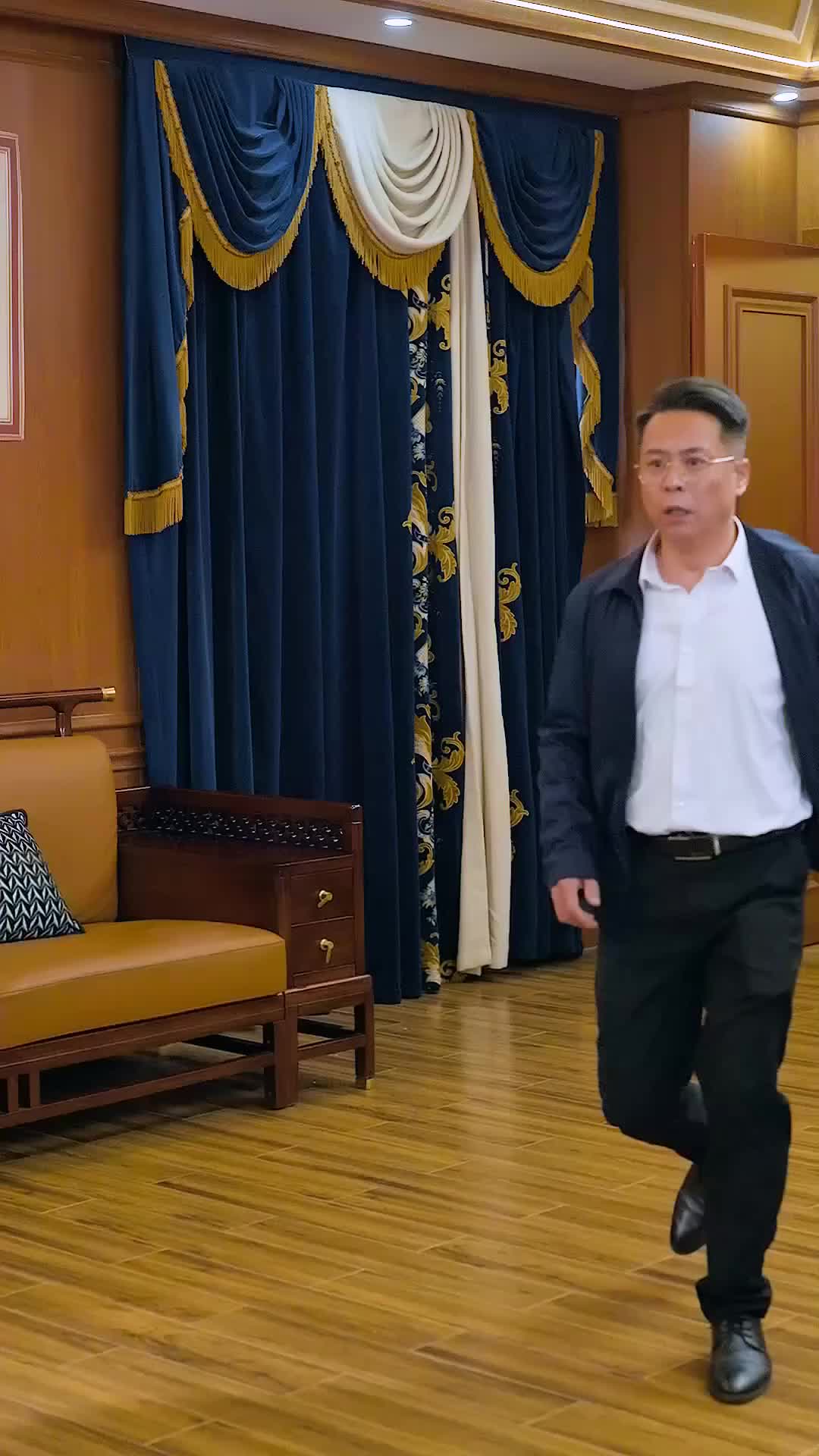 ثلاثون عاما من التضحيات والخيانة 2مجموعة