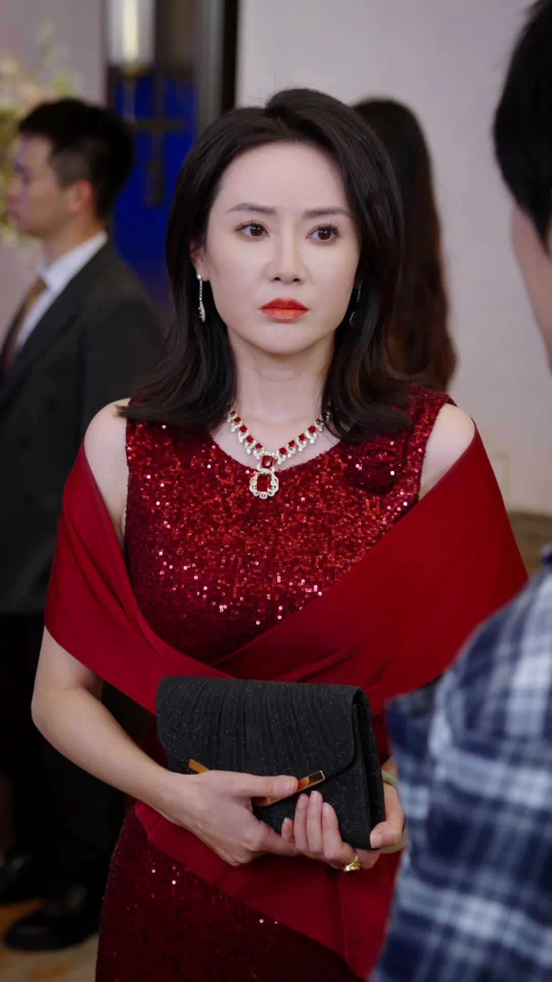 Takhta Sang Anak Tiri Episode 9