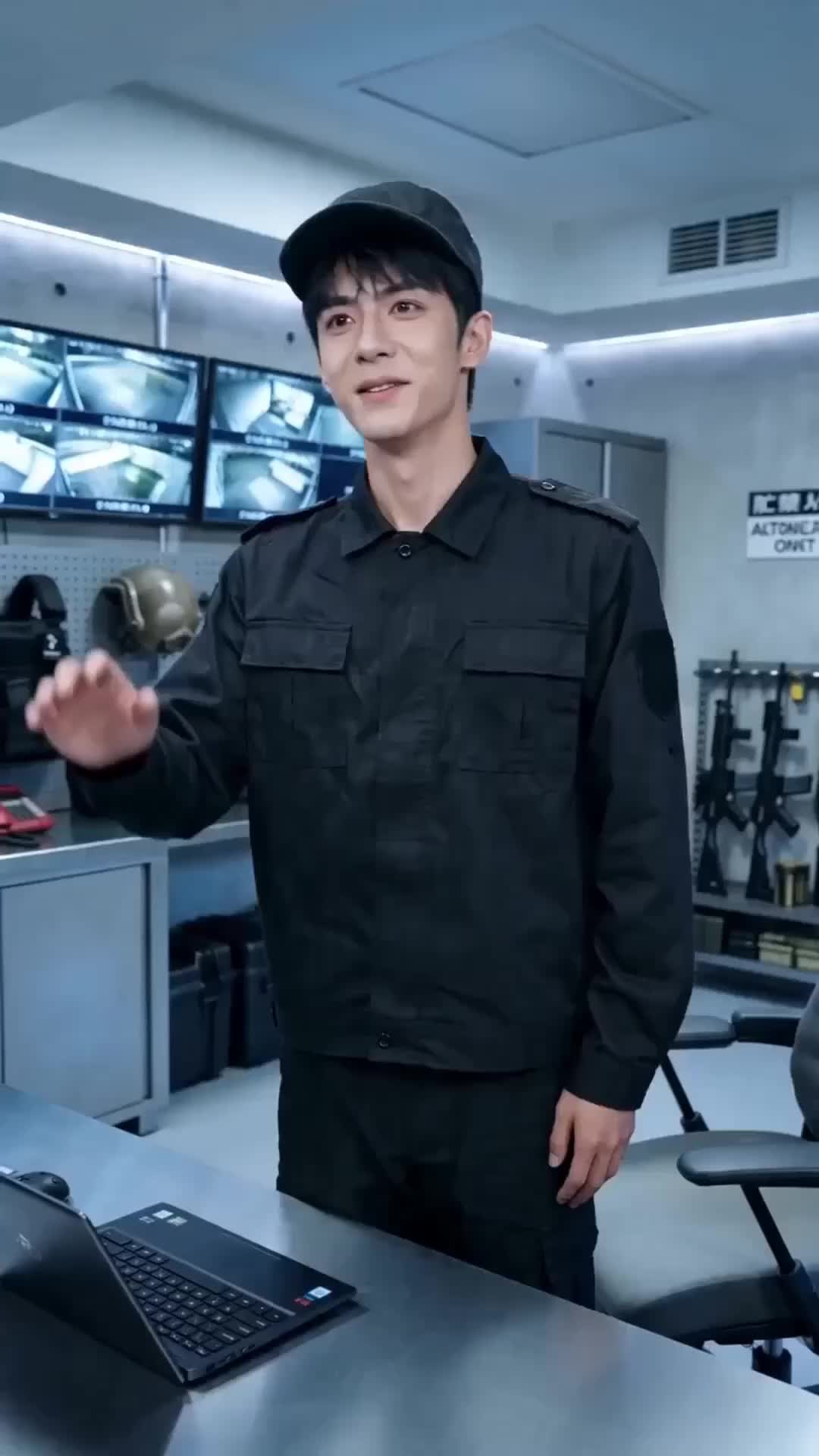 转业成了保安，我专拦伪人 第9集