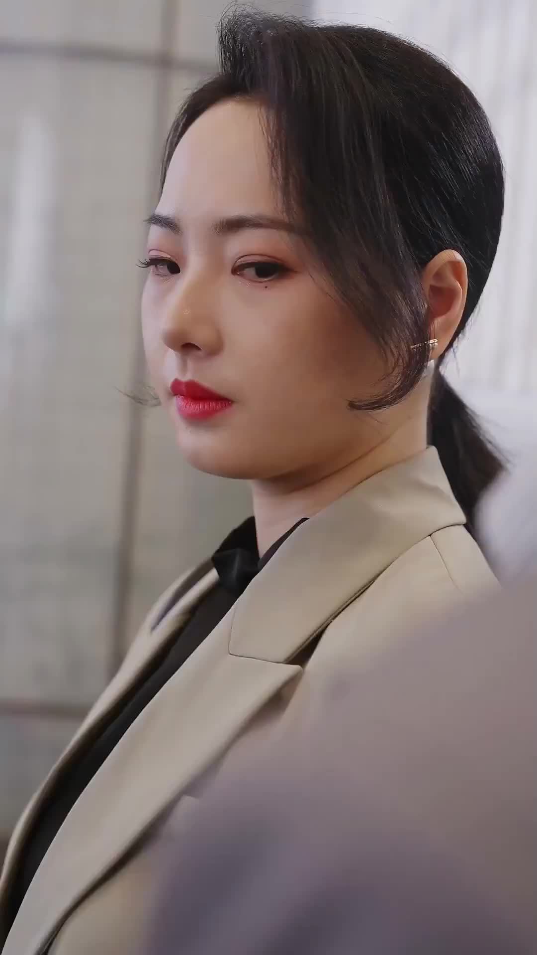 My Irresistible Assistant Is a Hidden Billionaire Episode 4