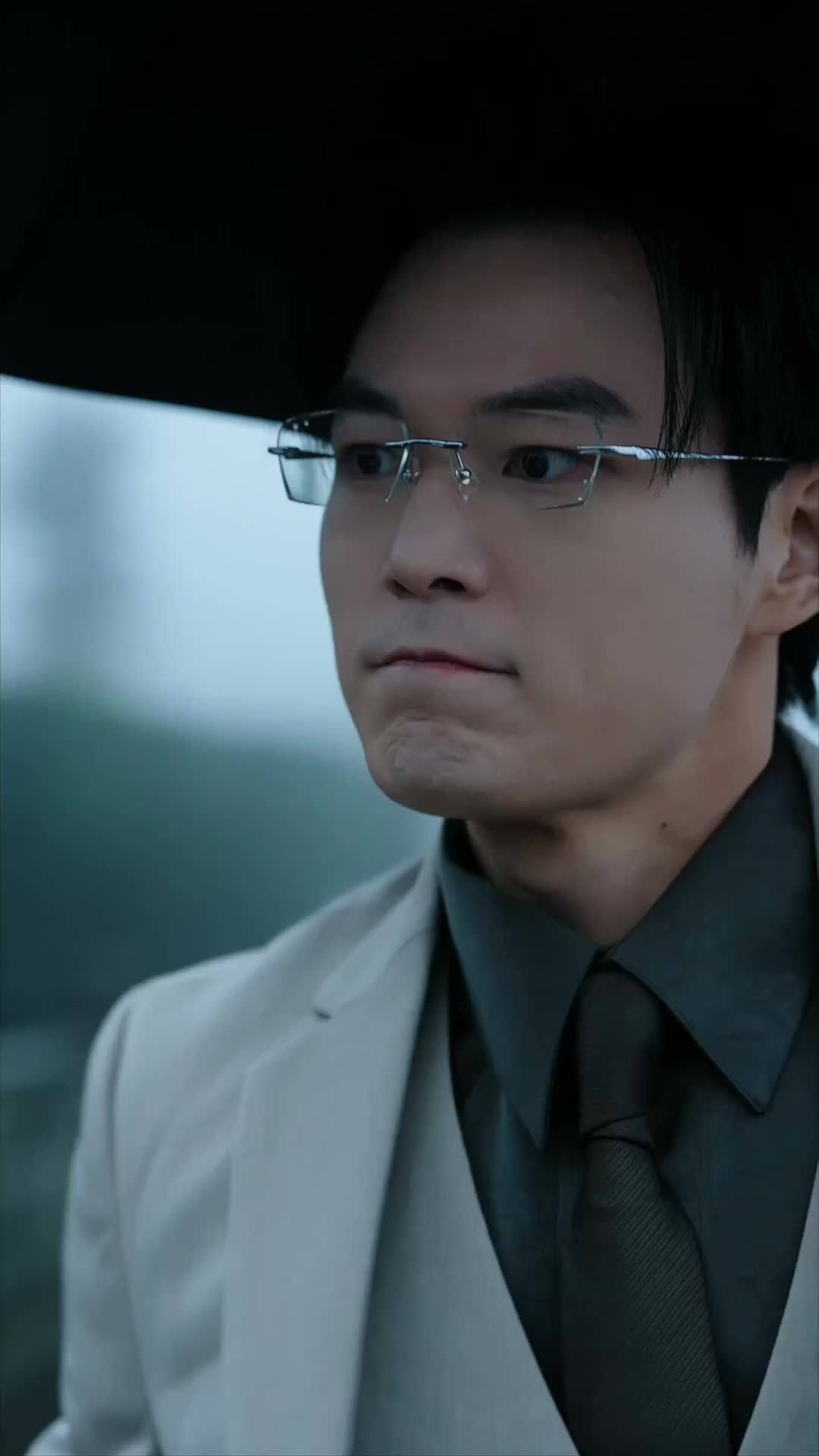 Antara Patuh dan Memberontak Episode 8