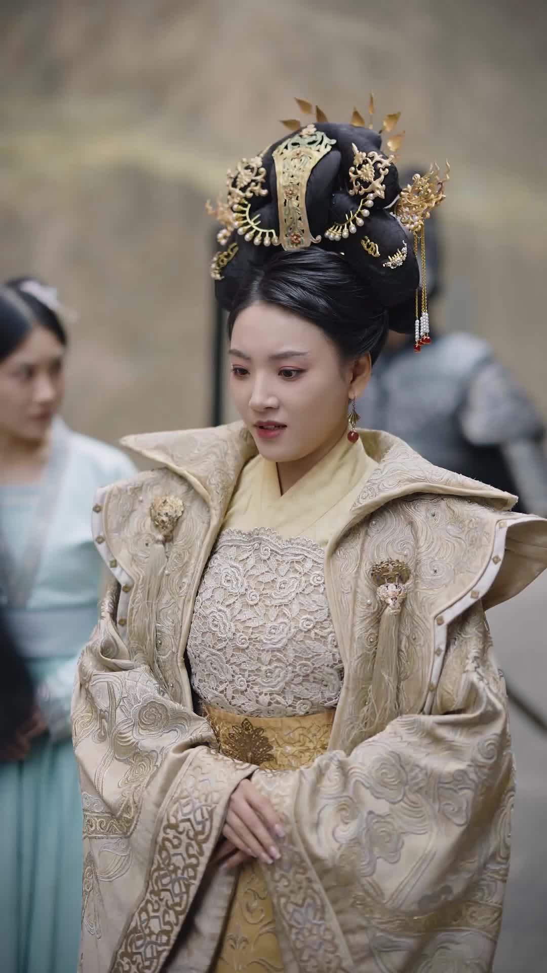 参加皇帝登基，太后被沉湖了 第3集