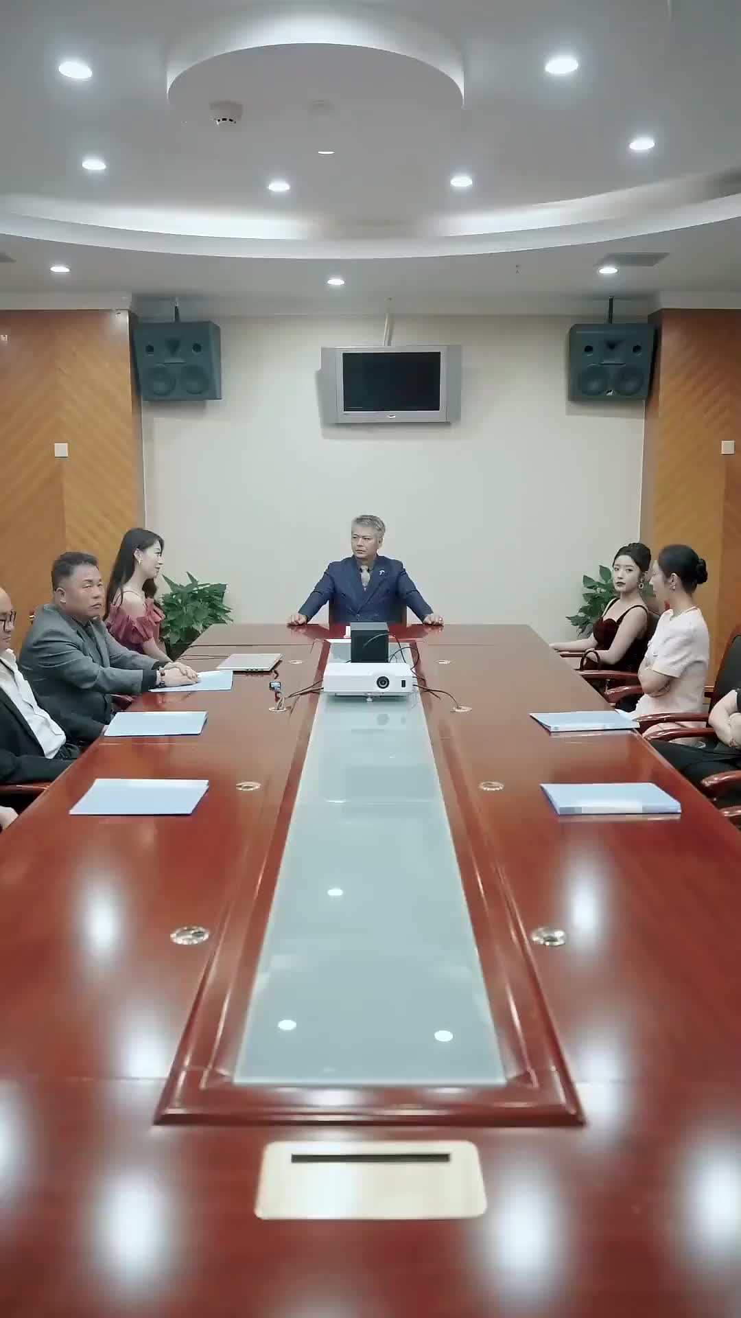 Shadows and Roses Episode 9